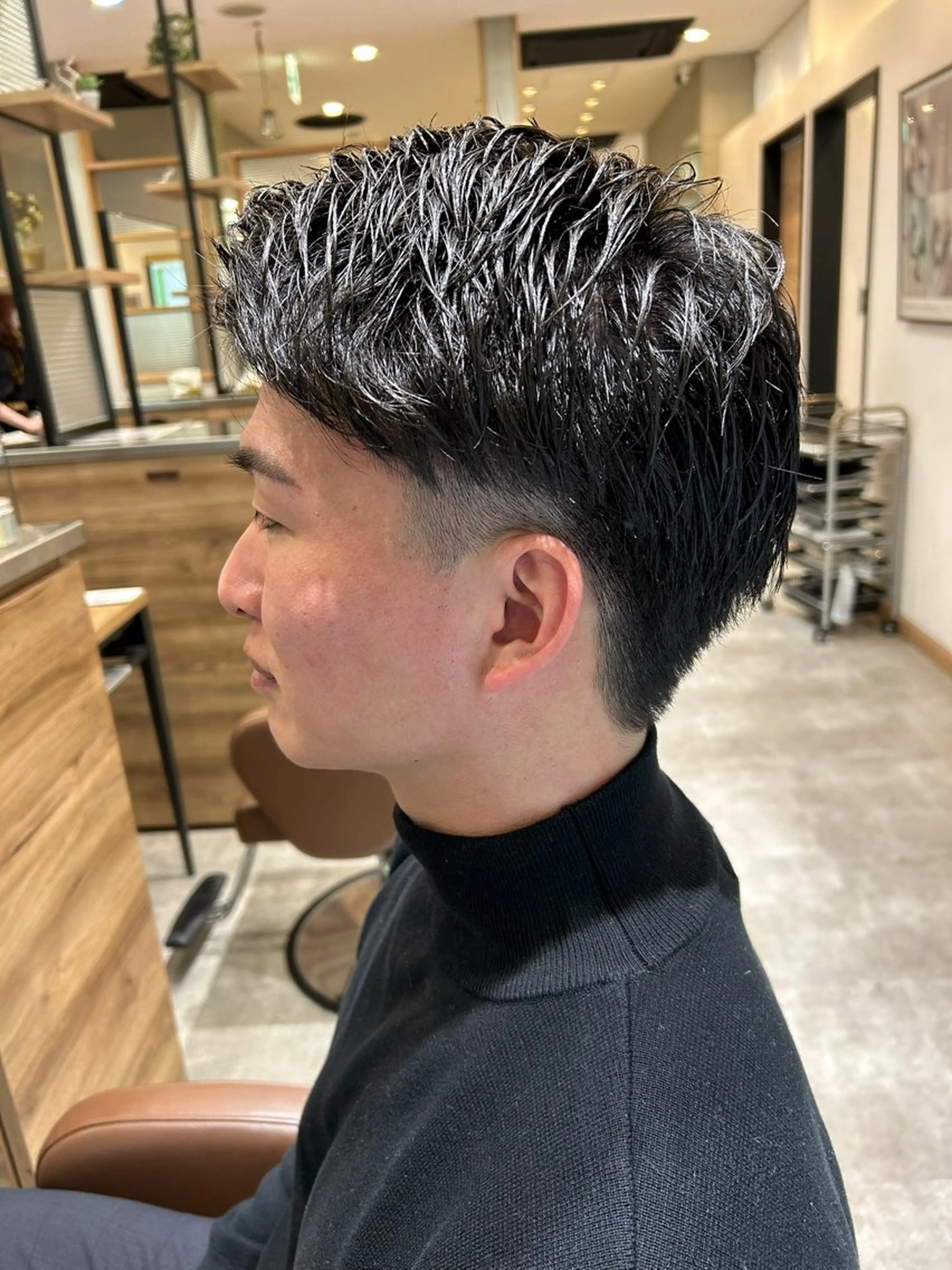 ショート メンズ ビジネス メンズパーマ カット 穐山 翔也のヘアスタイル