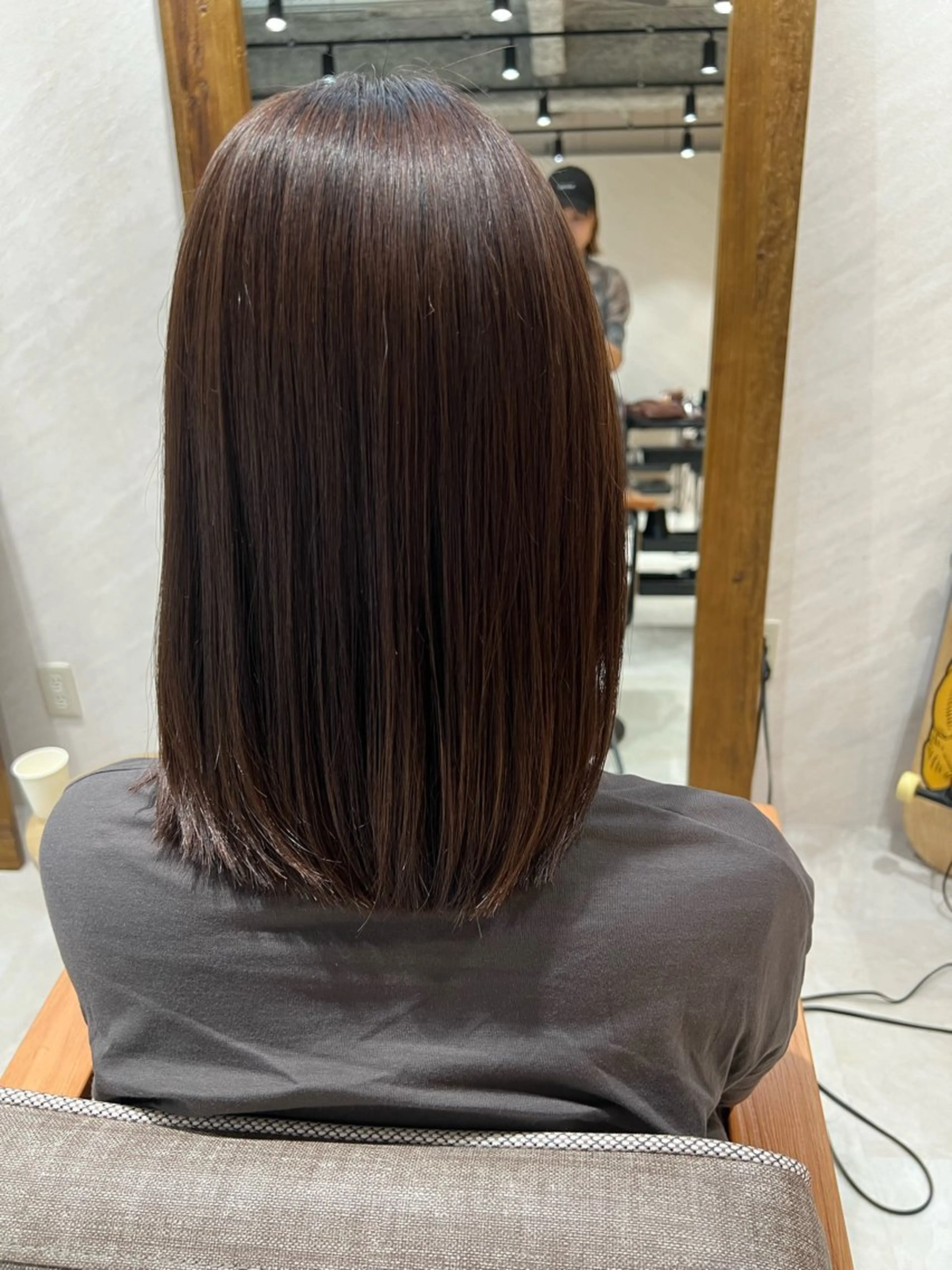 ミディアム 縮毛矯正 艶ボブ🤎ボブパーマ 透明感カラー\メンズのヘアスタイル