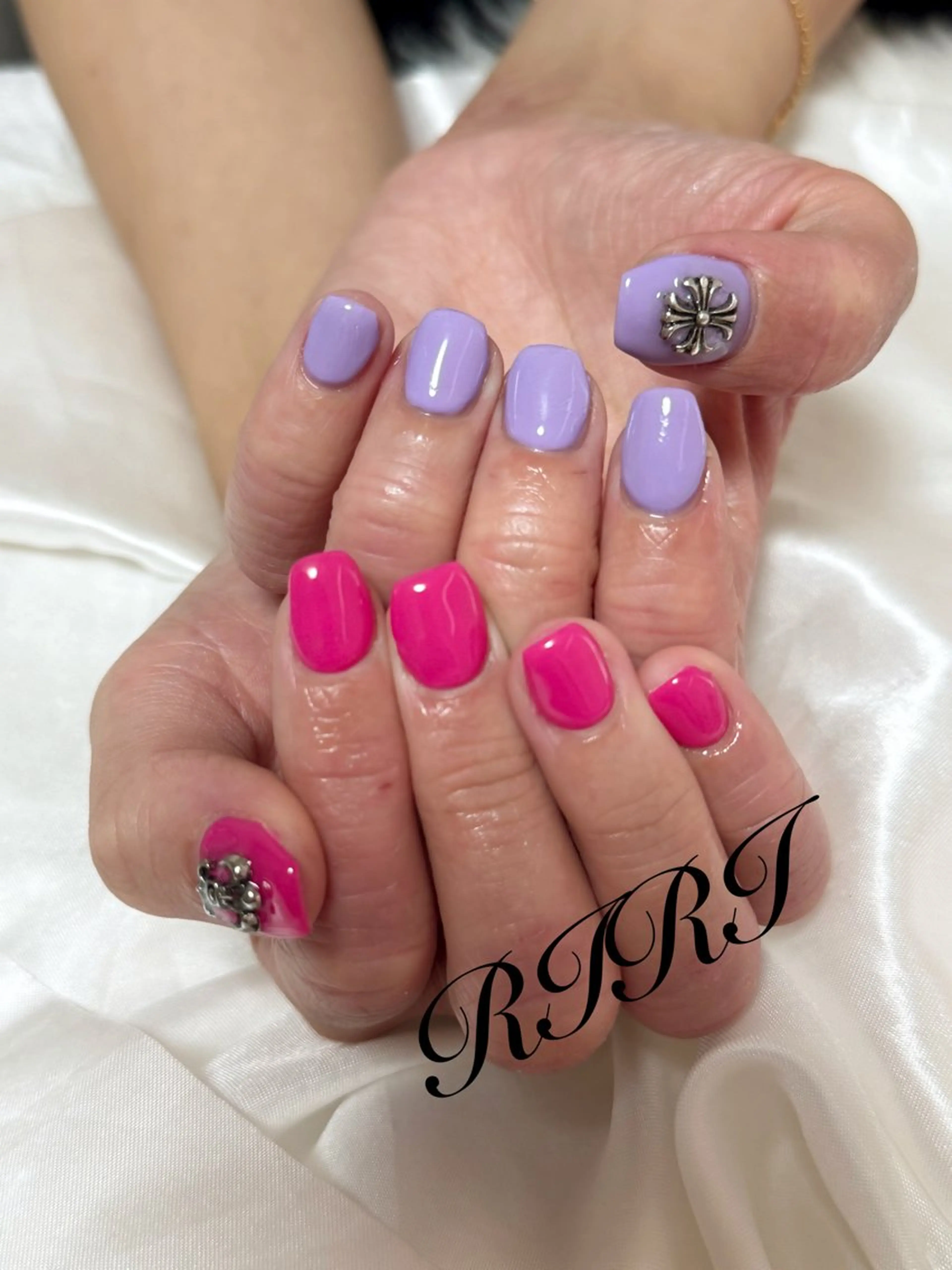 ネイル ジェルネイル キラキラネイル ショートネイル 夏ネイル ハンドネイル riri オーナーのネイルデザイン