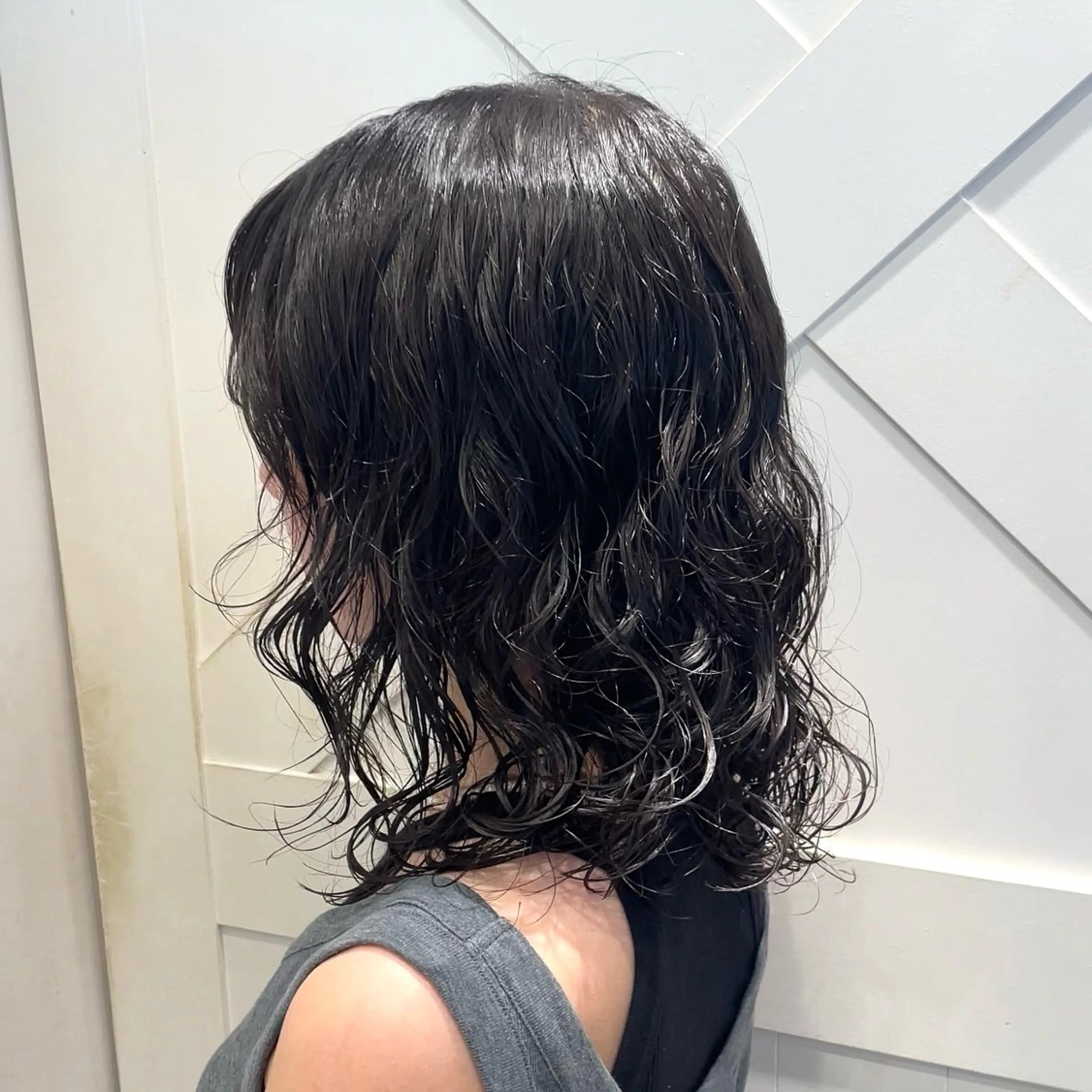 ミディアム パーマ カット パーマ 横浜パーマ🌐メンズ 暖色カラーもえかのヘアスタイル