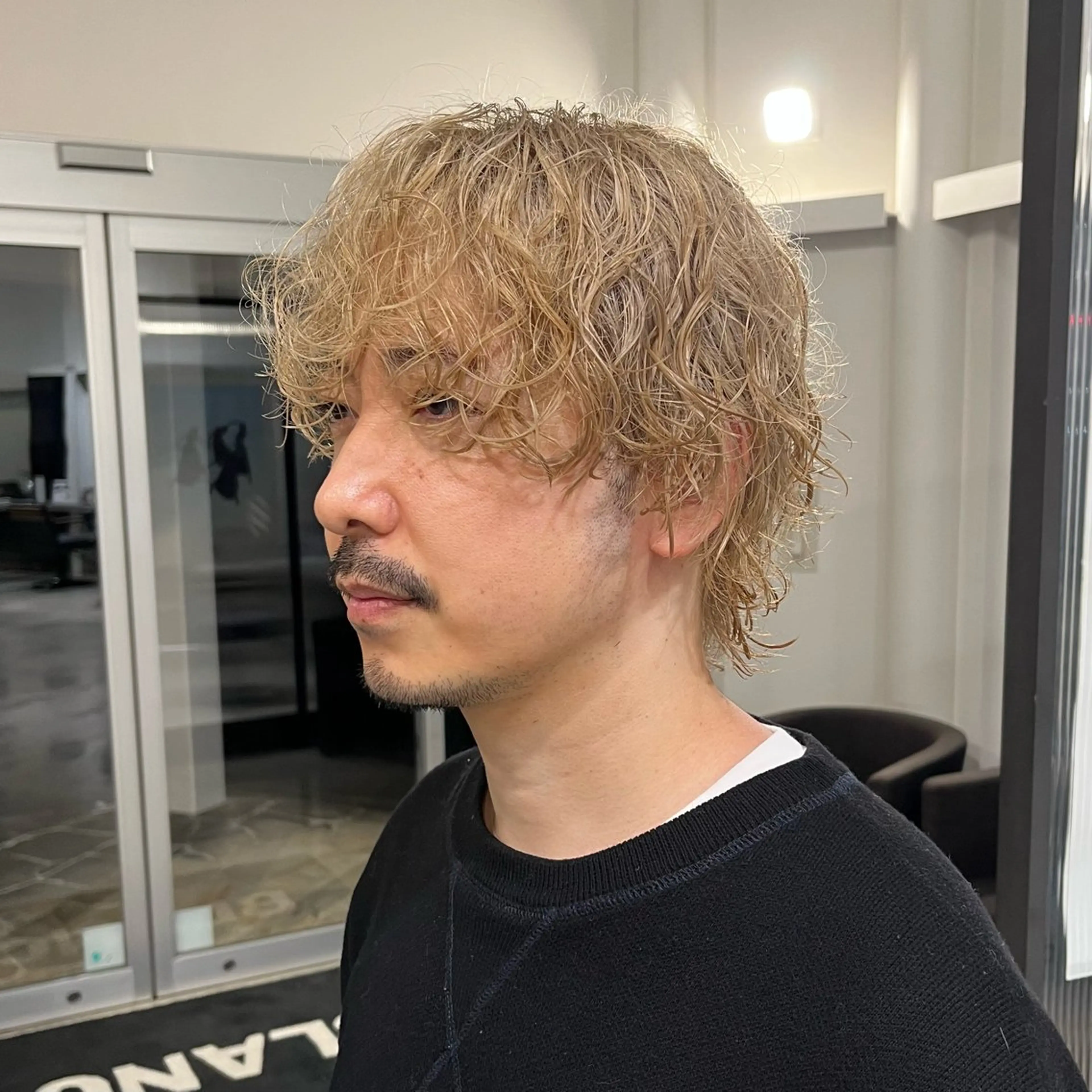 カラー メンズ パーマ/ハイトーン/ レイヤー/伊藤萌のヘアスタイル