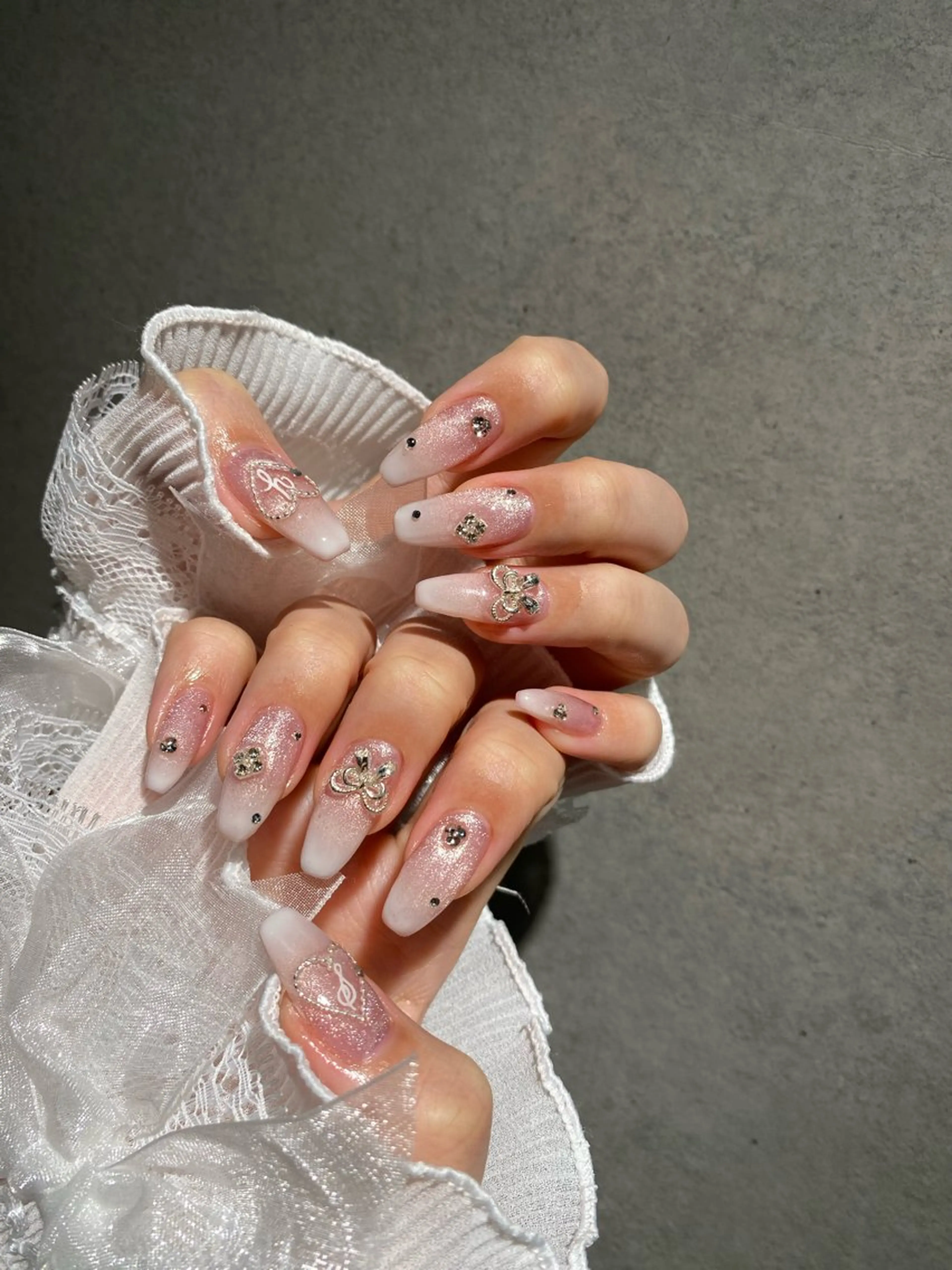 ネイル I-nailロング /ワンホン/キラキラのネイルデザイン