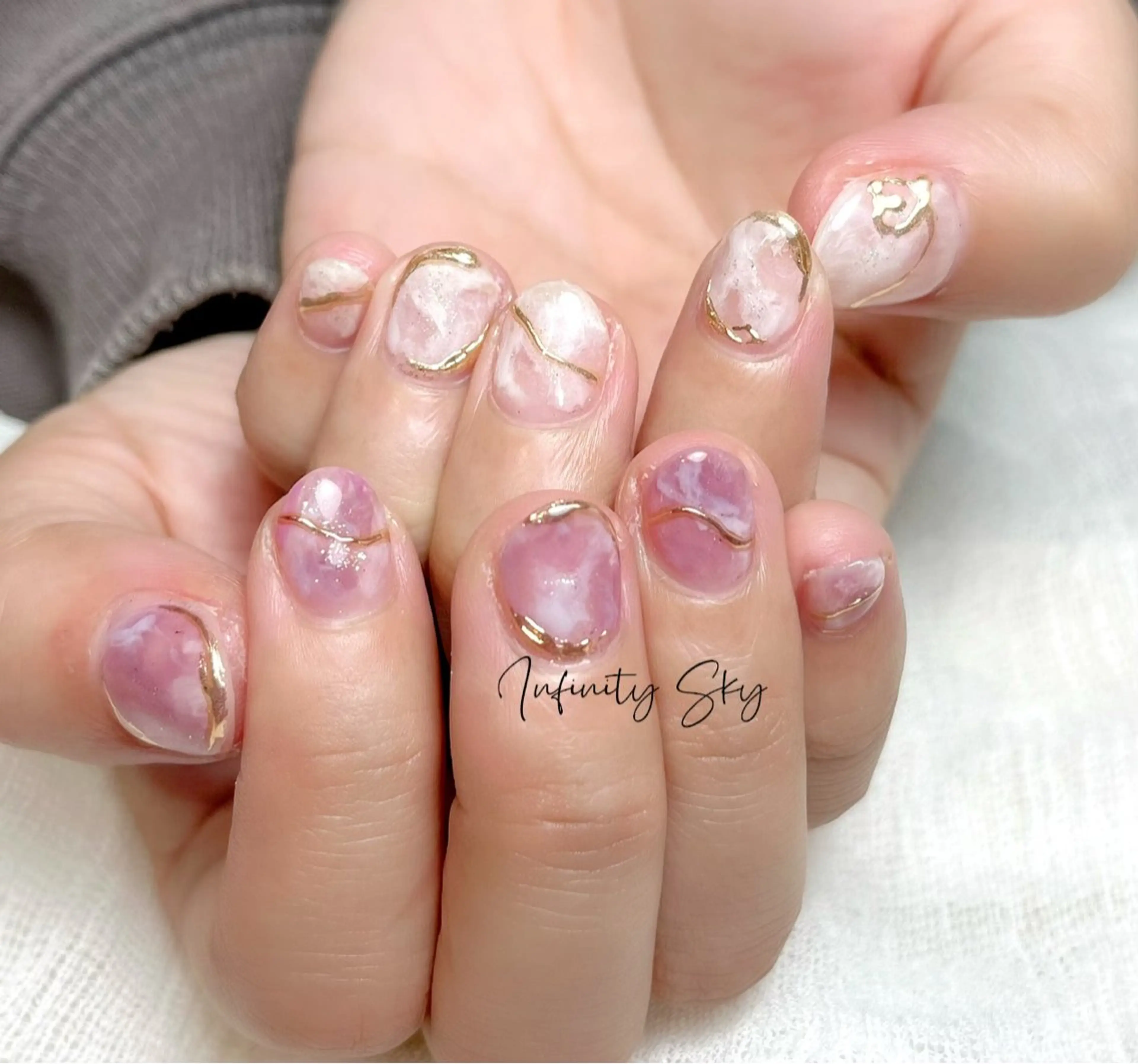 ネイル アートネイル 大理石ネイル(マーブル) ミラーネイル ニュアンスネイル infinity skyのネイルデザイン