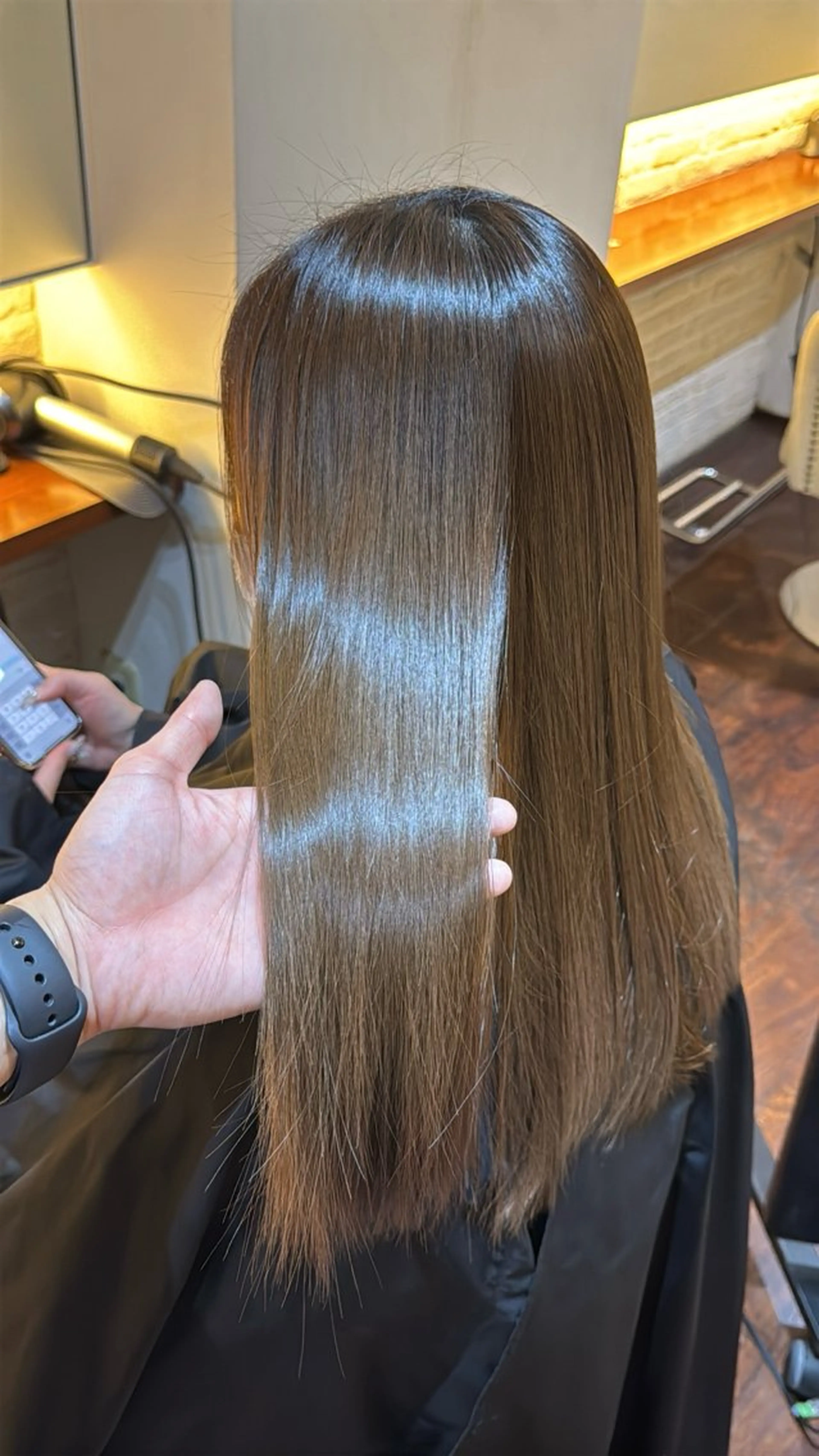 ロング カラー ブラウンカラー ナチュラルブラウン カット ヘアカラー CoCooN TAKUMAのヘアスタイル