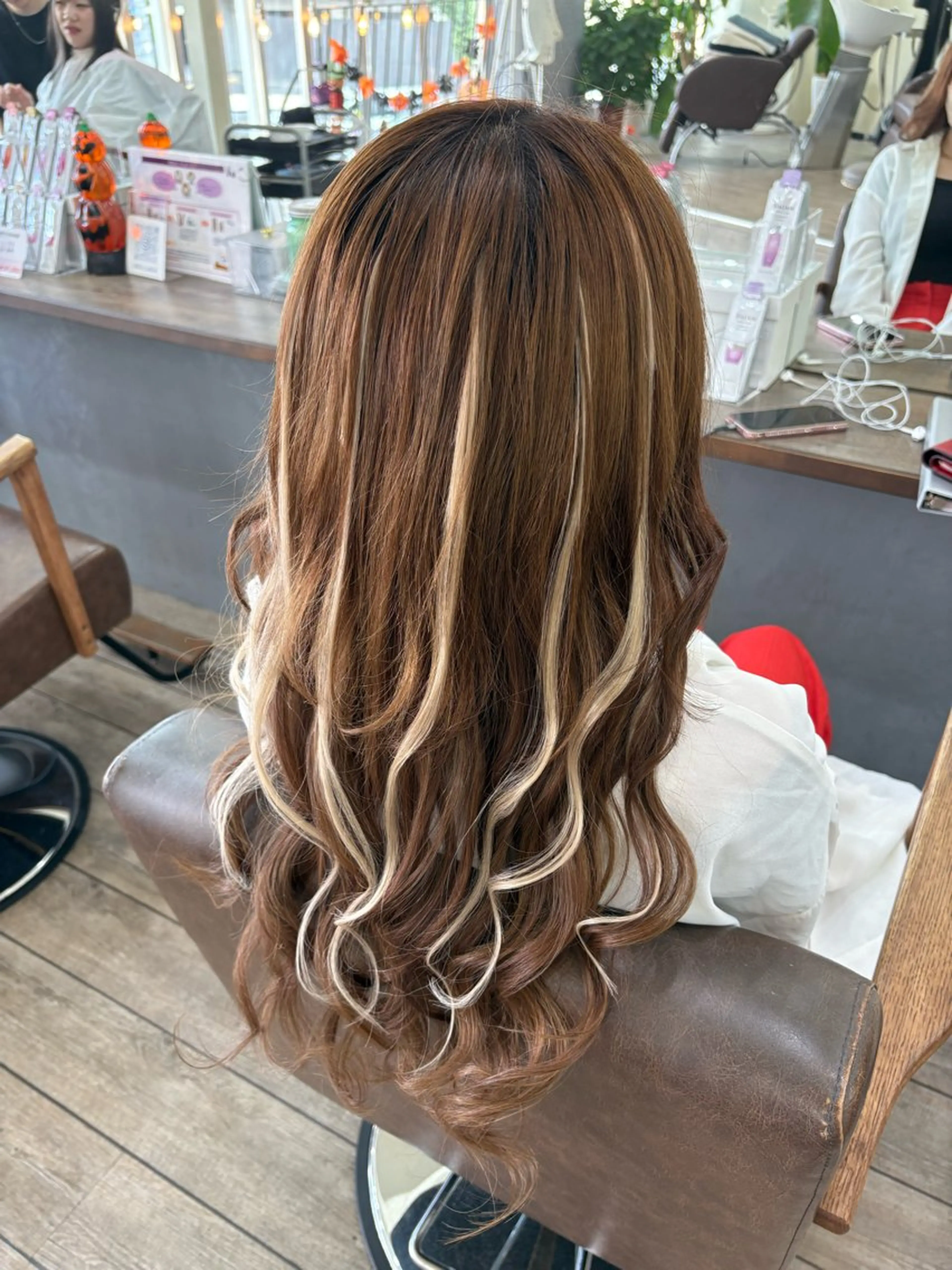 ロング 編み込みエクステ エクステ ハイライト エクステ WEST OLAND 黒坂佳乃のヘアスタイル