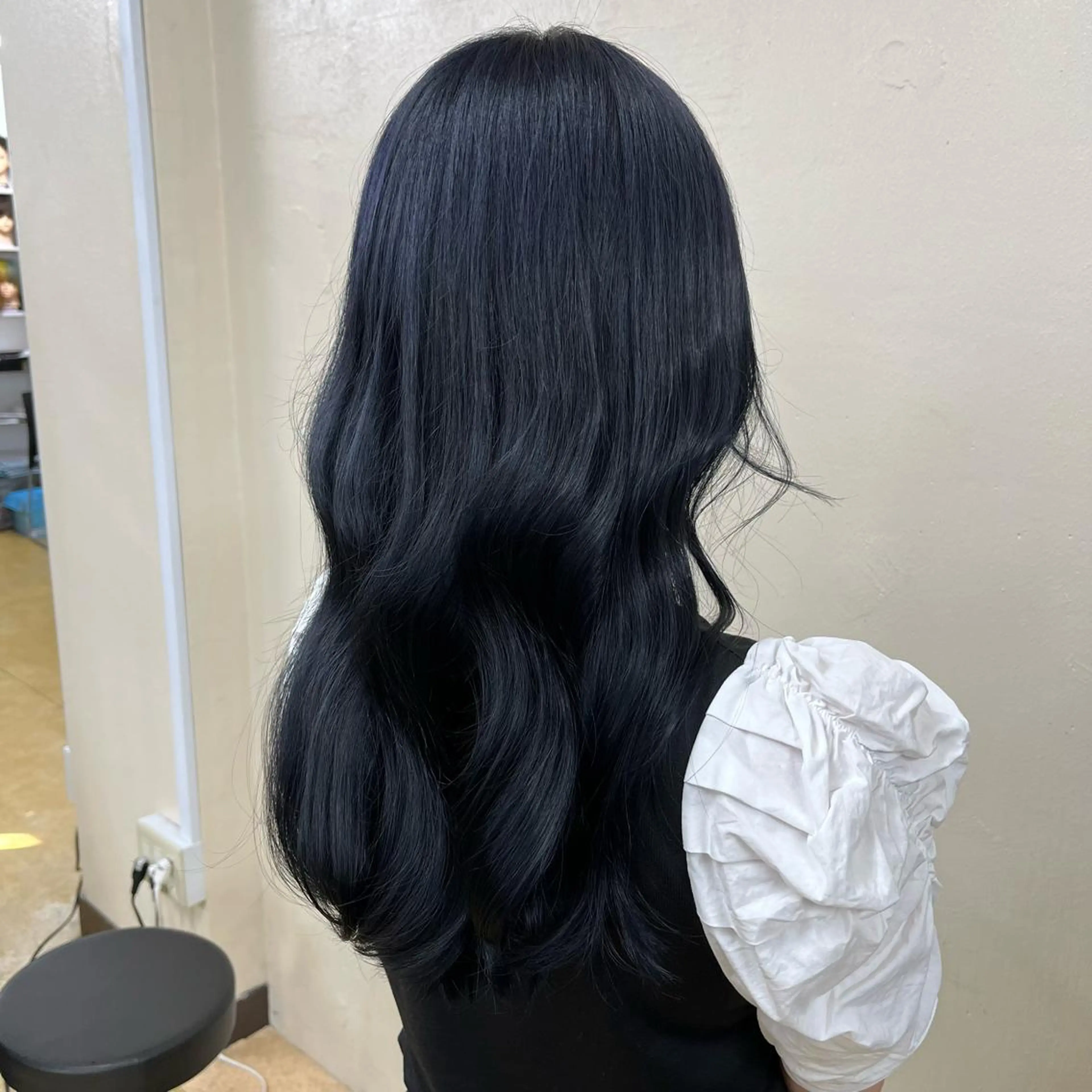 カラー 透明感× ブルーブラック/池袋のヘアスタイル