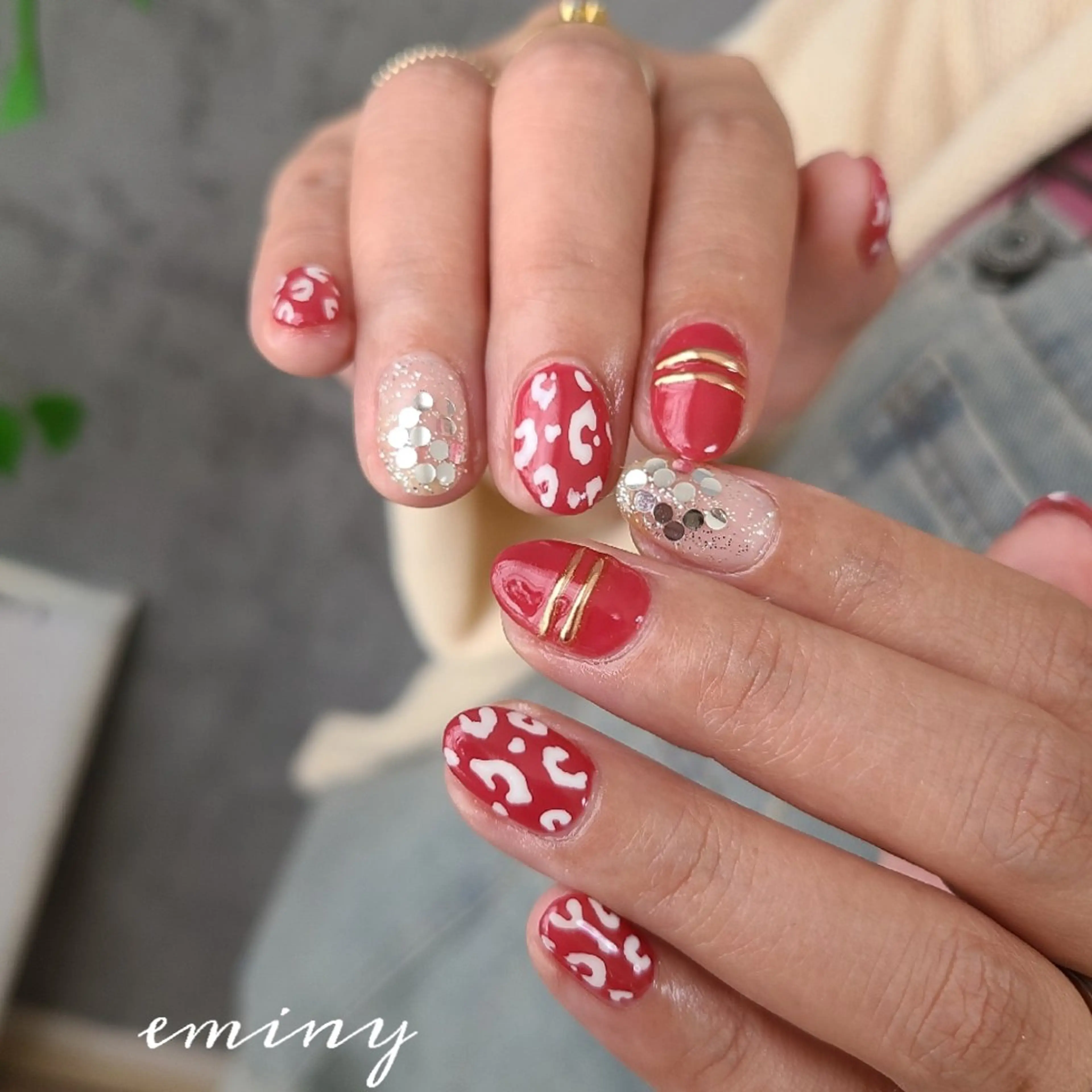 ネイル アニマル柄 ホログラムネイル 韓国ネイル ハンドネイル nail salon  eminyのネイルデザイン