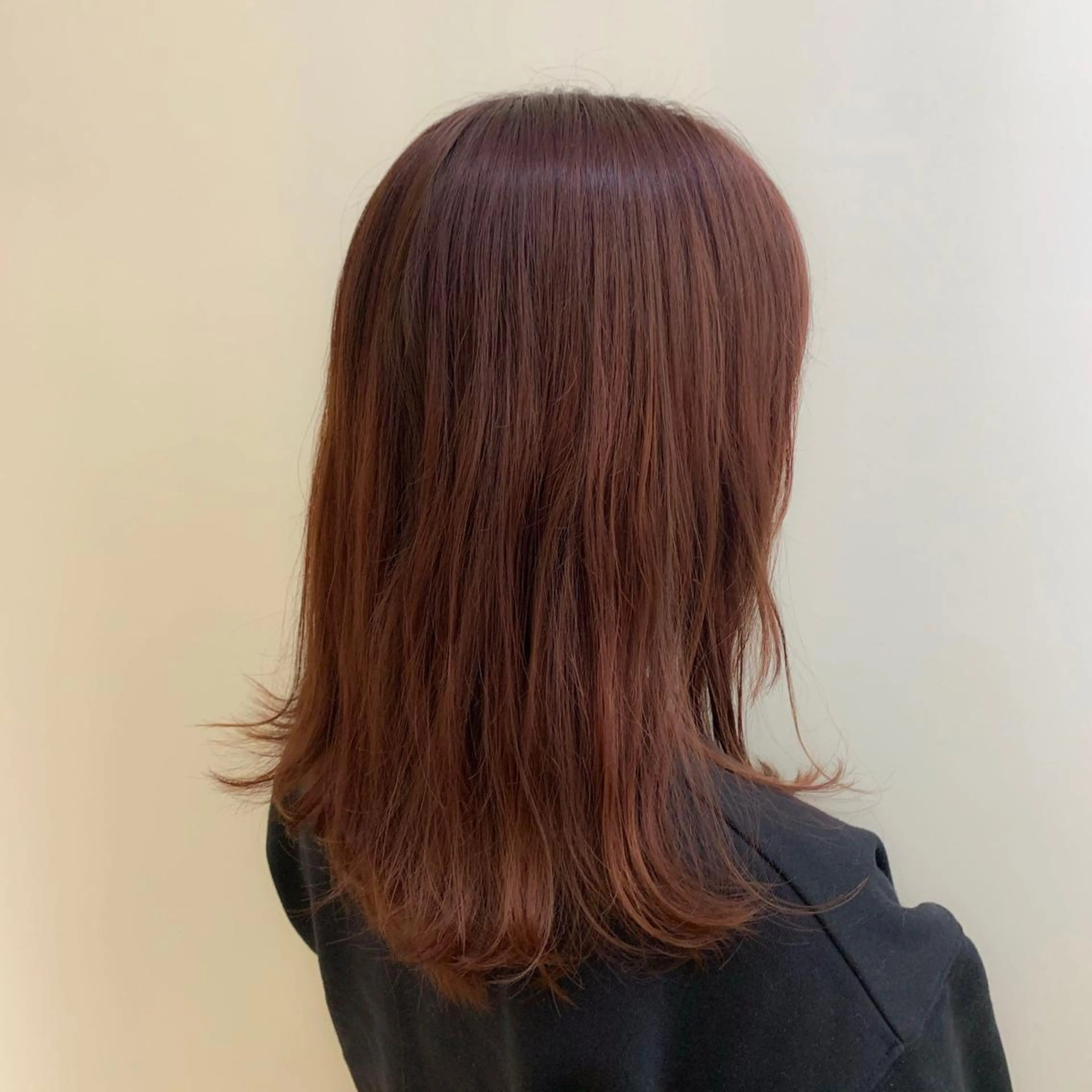 ミディアム 切りっぱなしボブ ソノキユウカのヘアスタイル