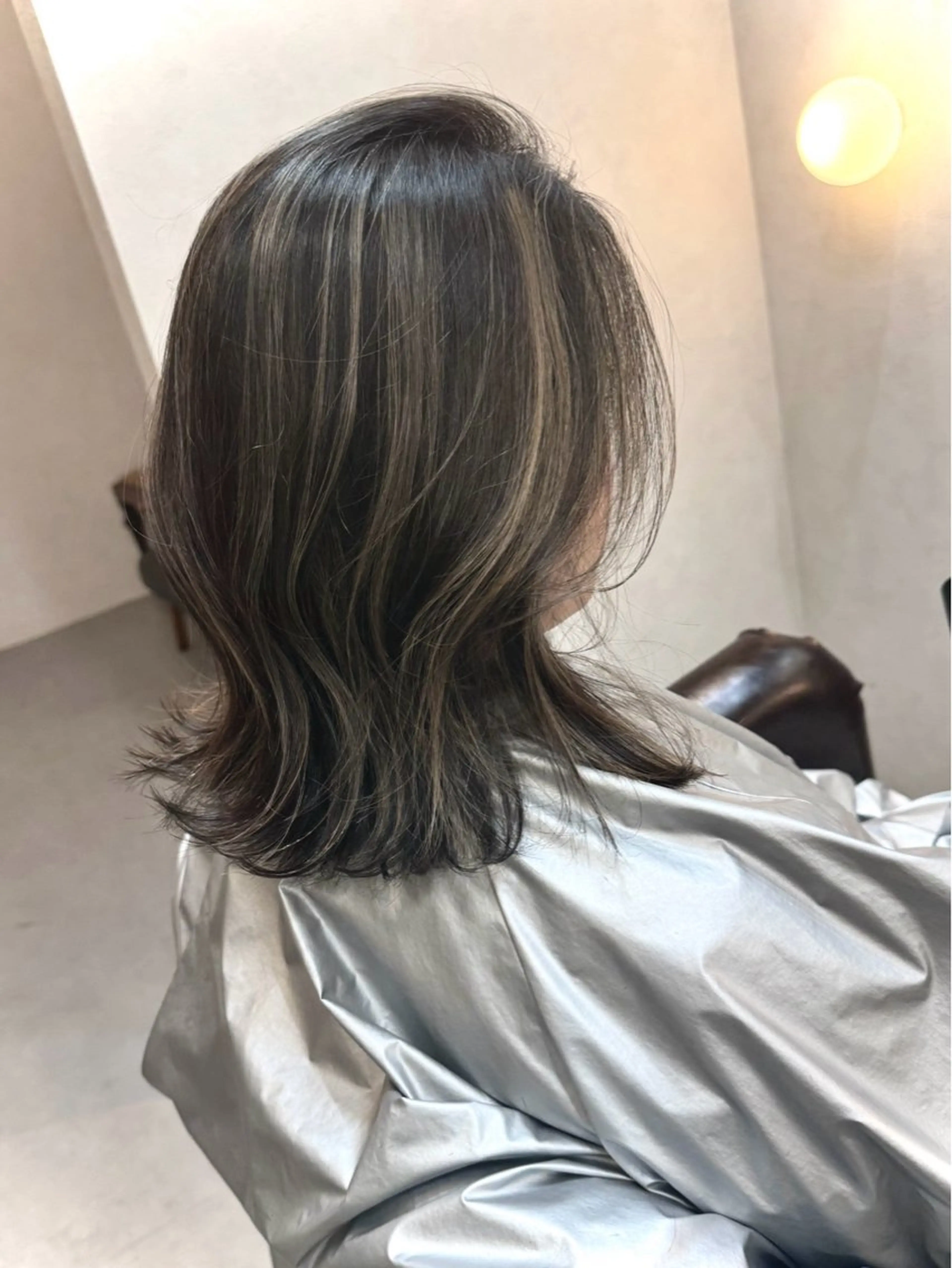 ミディアム カラー カット ヘアカラー トリートメント AKI 🐉のヘアスタイル
