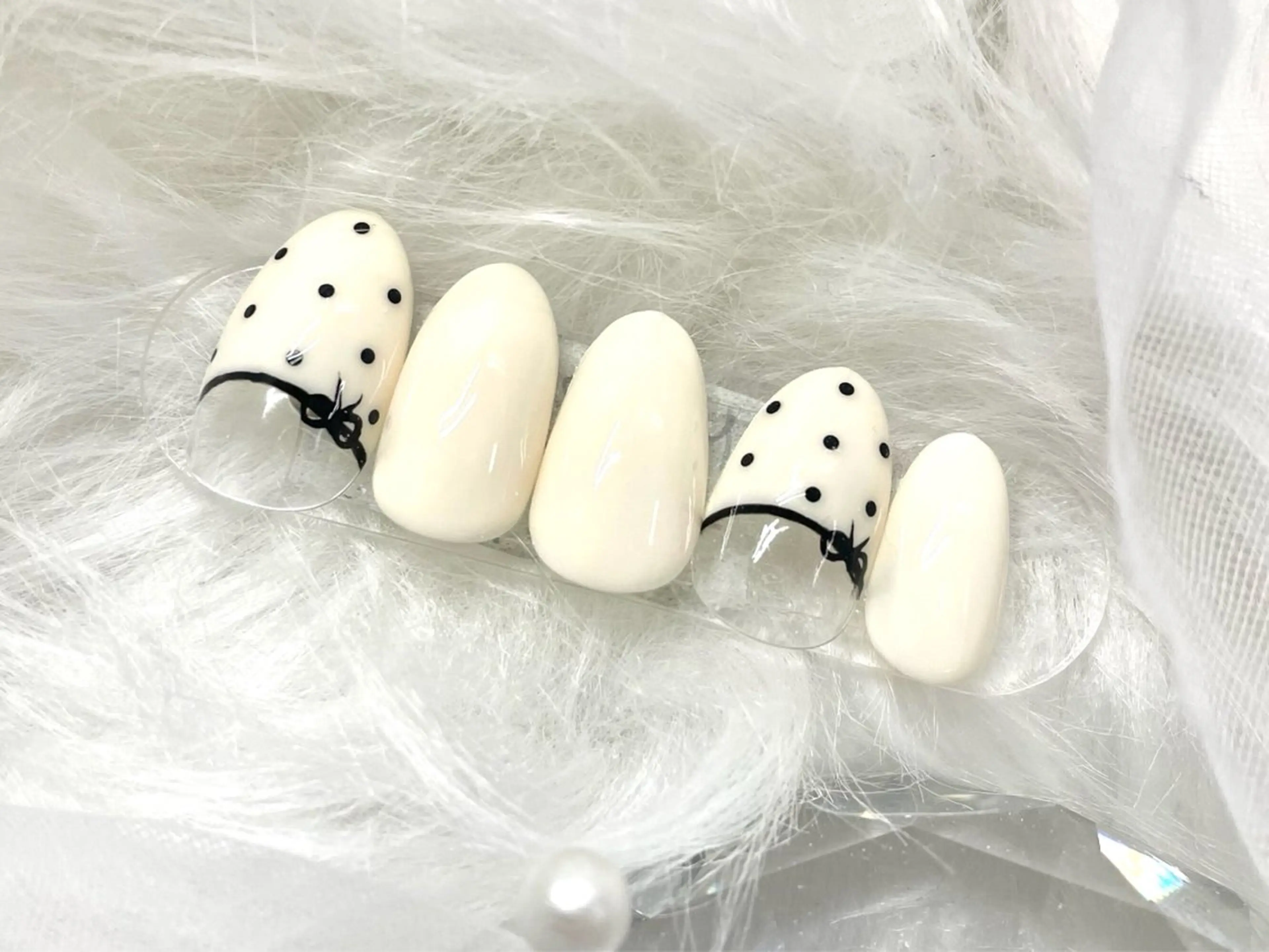 ネイル アートネイル ドット ジェルネイル パラジェル ワンホンネイル Nail Neige🐈🌙のネイルデザイン