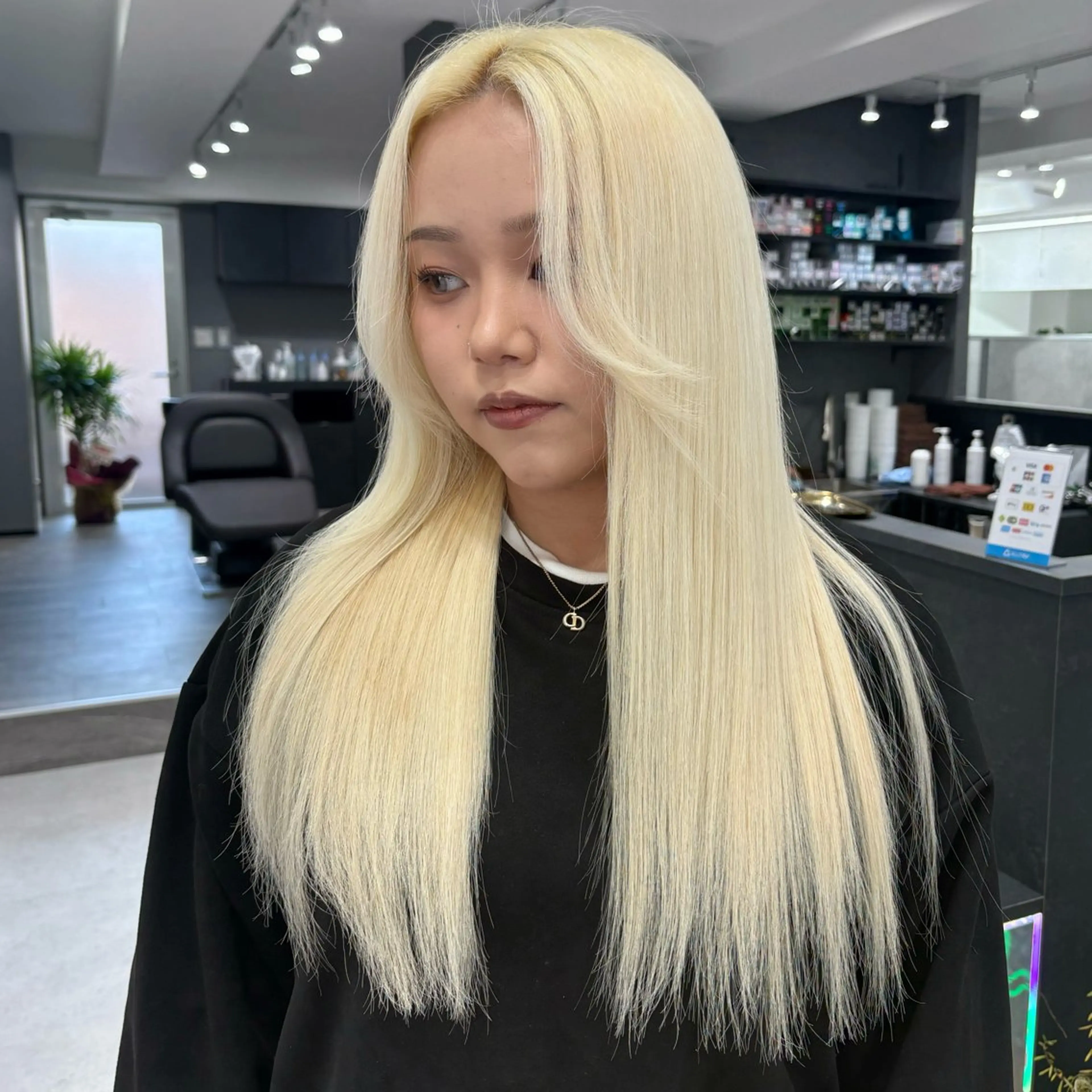 ロング カラー ショート/ウルフ カットモデル募集のヘアスタイル