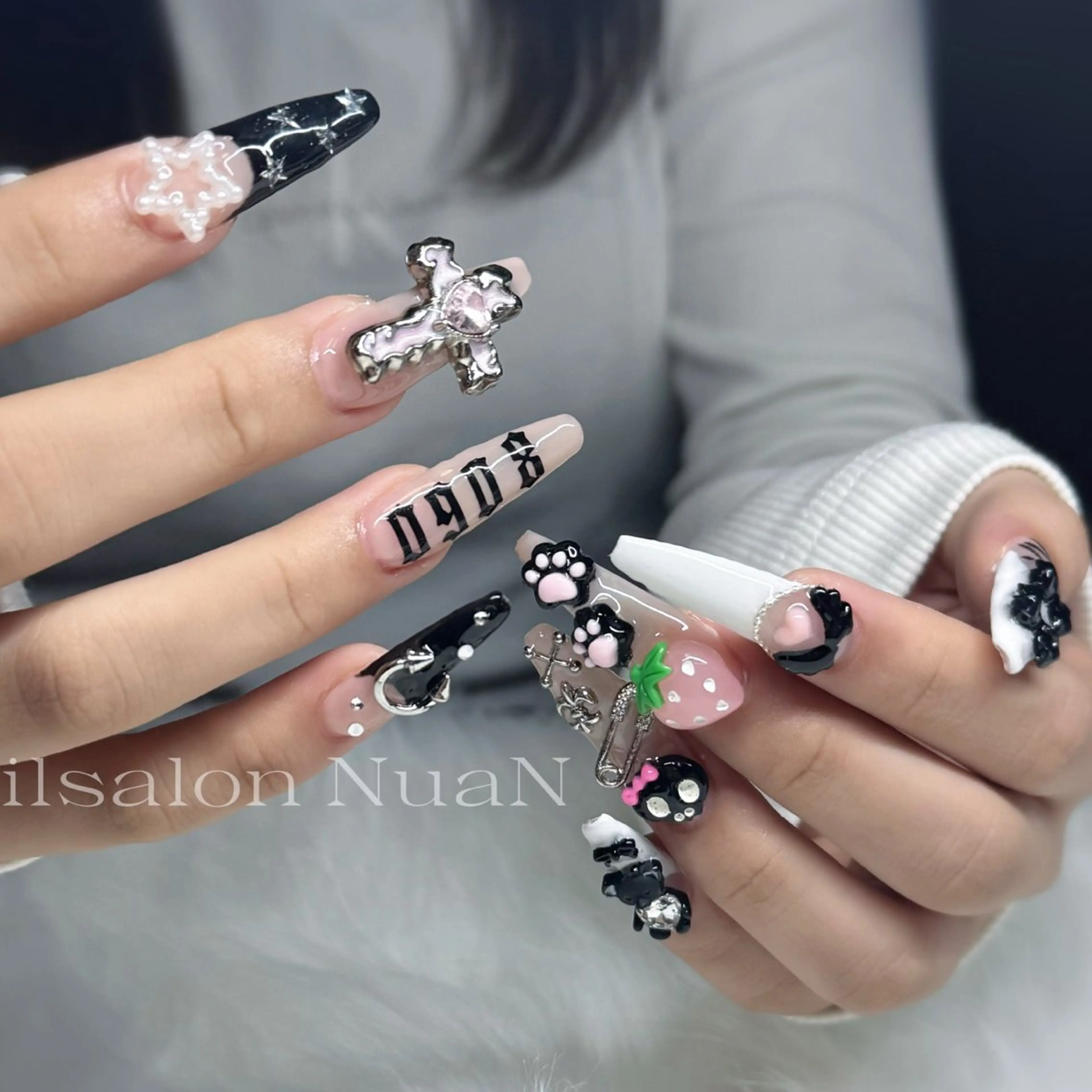 ネイル NuaN ミニモ停止中のネイルデザイン