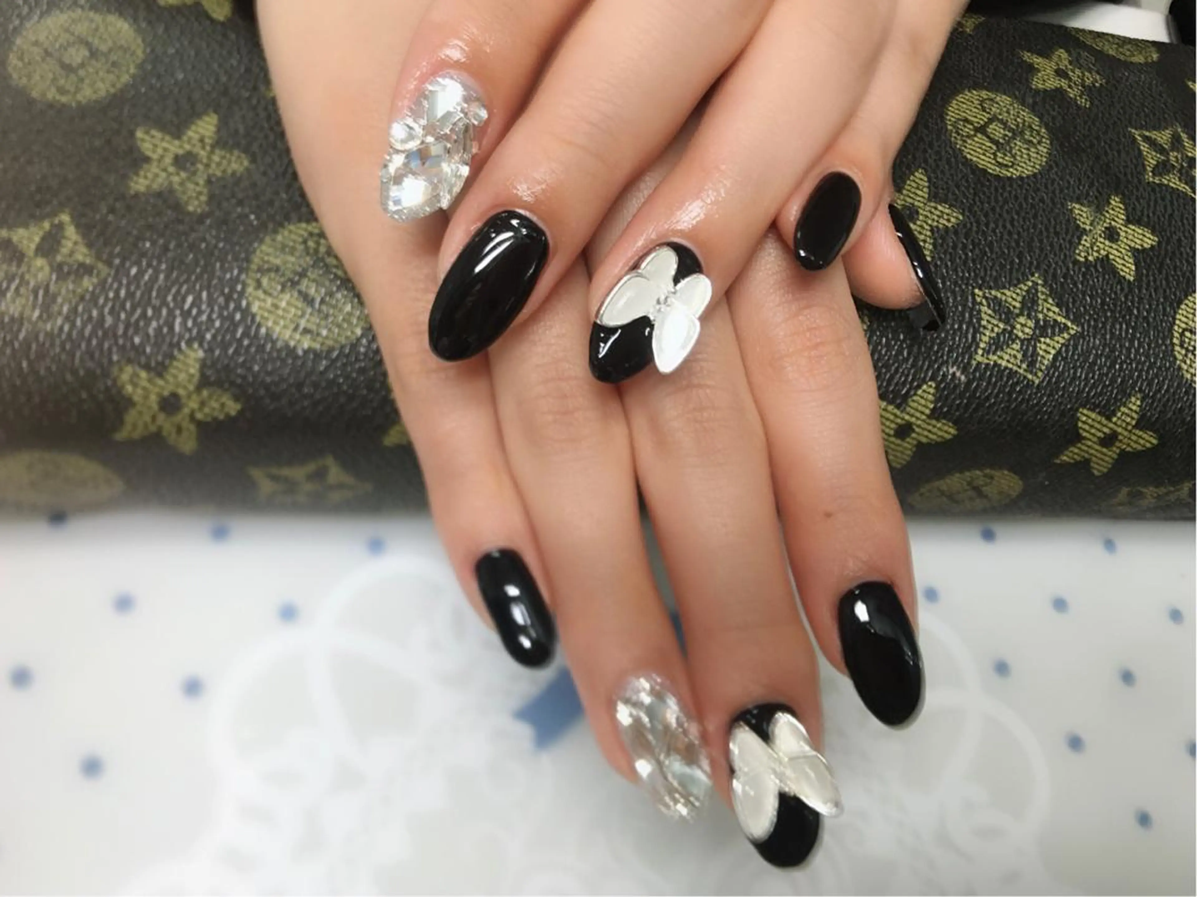 ネイル アートネイル オーロラネイル 成人式 ドット フラワーネイル 🌸Nail&Eye KAKU🌸のネイルデザイン