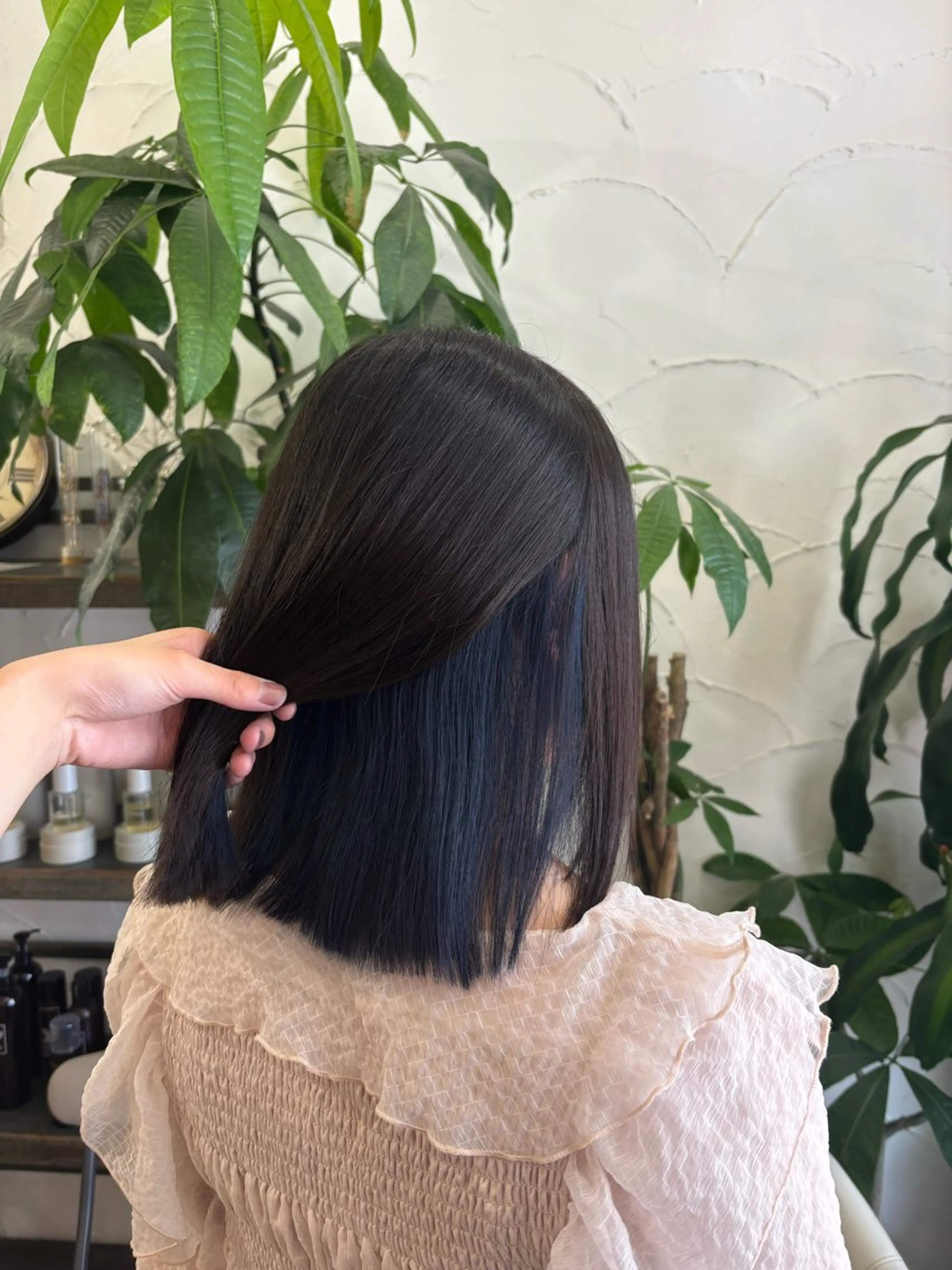 ミディアム カラー ブルーカラー ネイビーカラー 倉澤 愛理のヘアスタイル