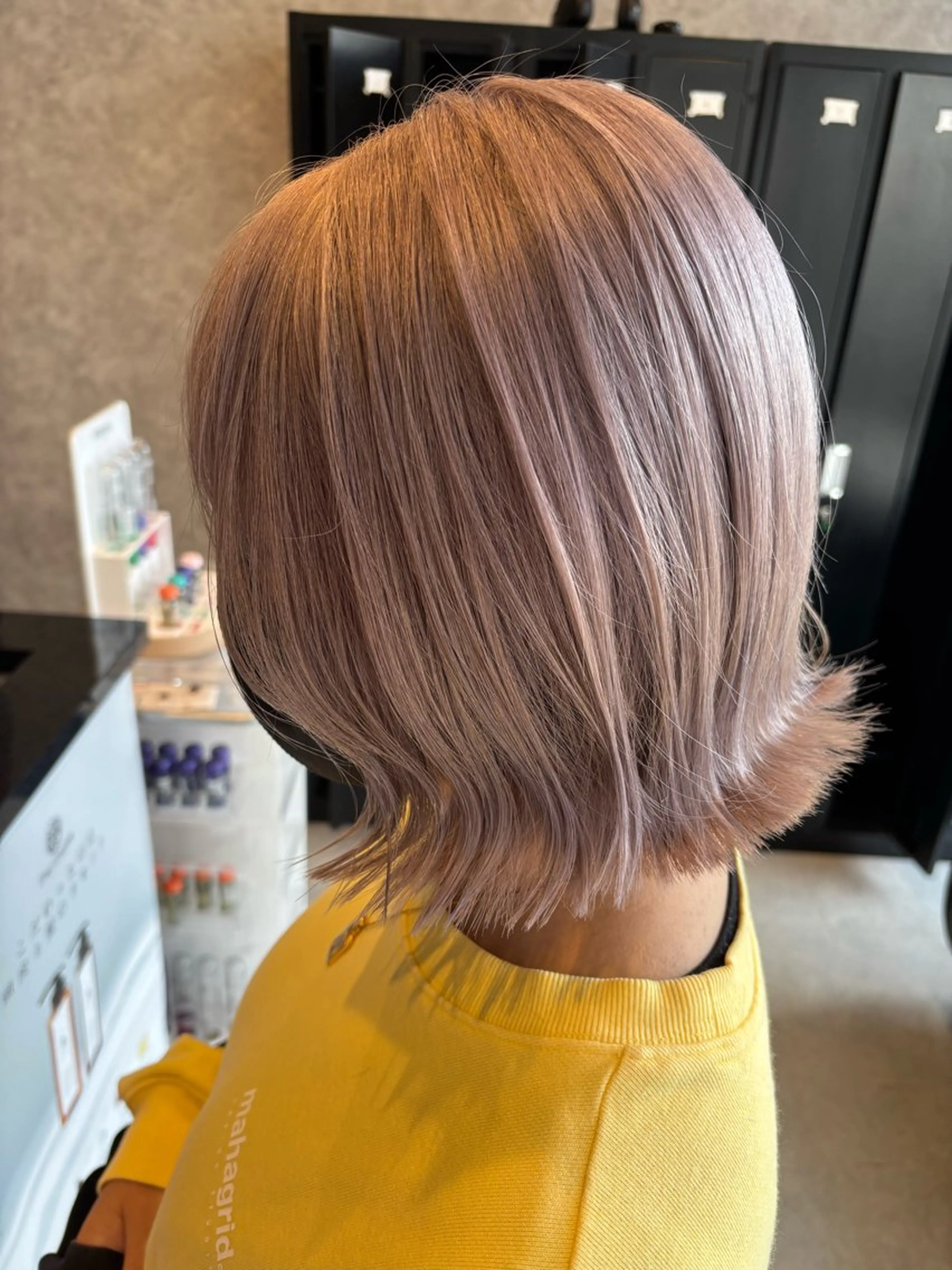 ショート ヘアカラー ハイトーン ／ レイヤー/吉田陸斗のヘアスタイル