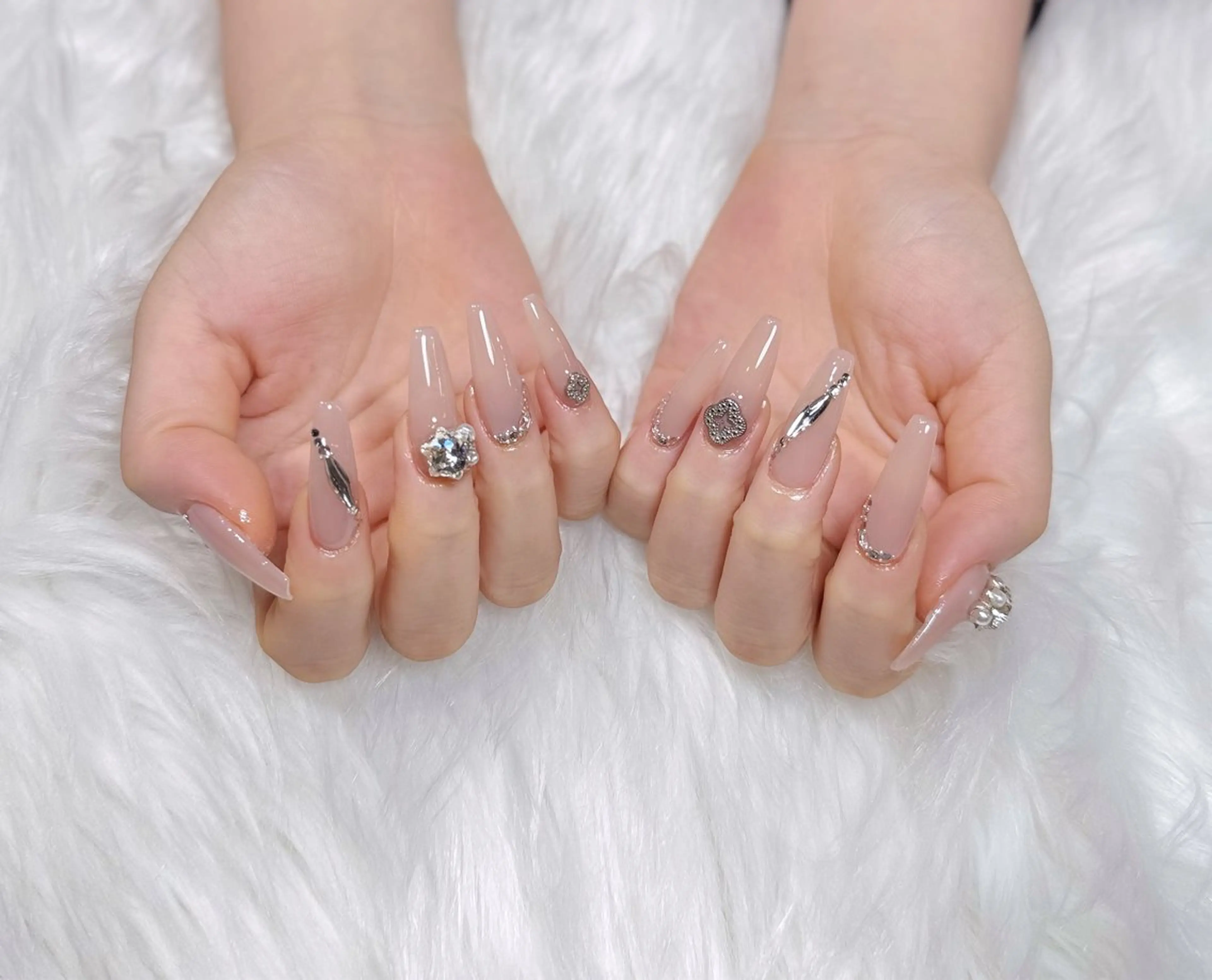 ネイル オーロラネイル チークネイル フットネイル フレンチネイル ジェルネイル Nichi Nailsのネイルデザイン