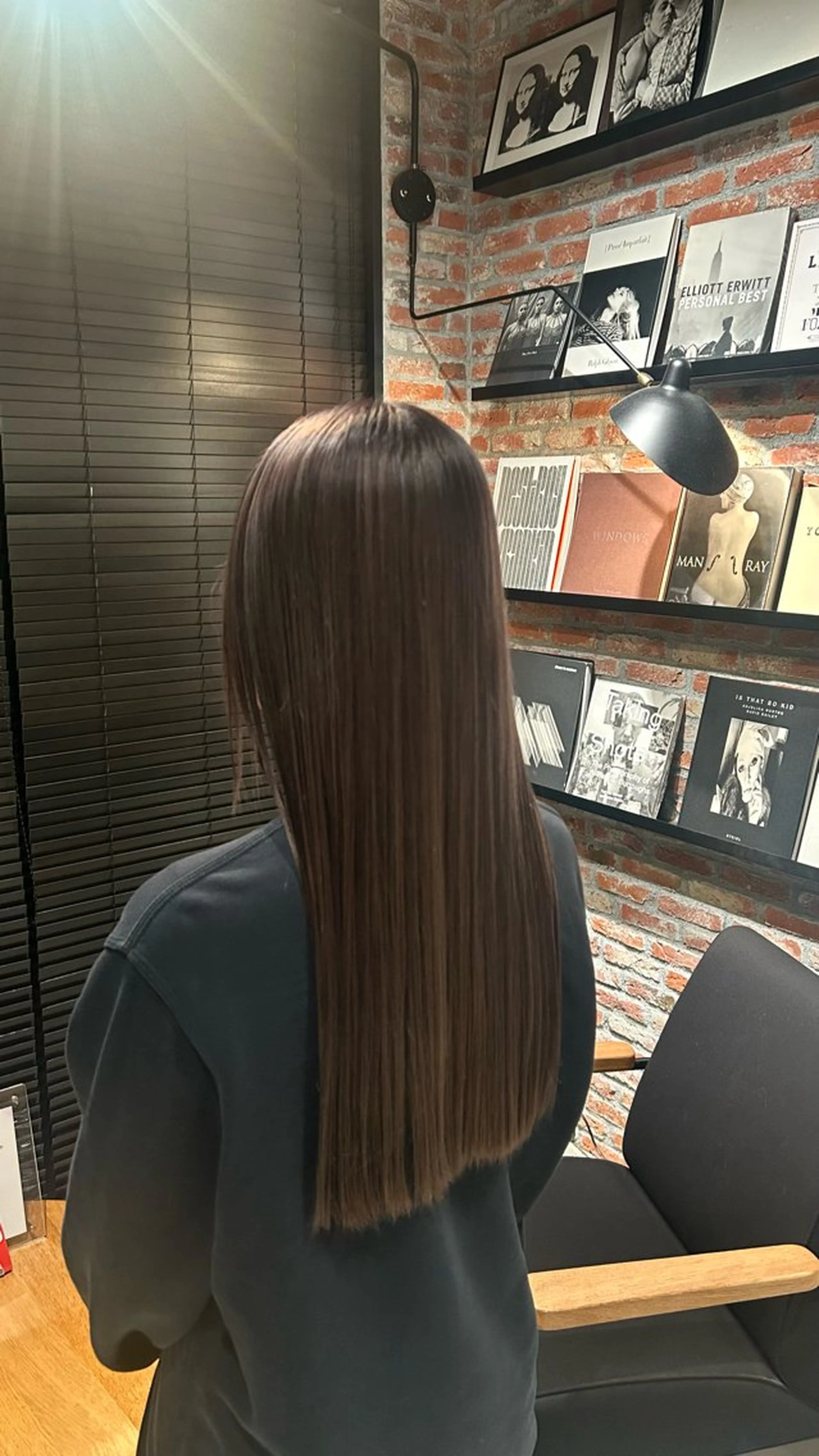 ロング カラー organic＋atelier所属・りお ブリーチカラーのヘアスタイル