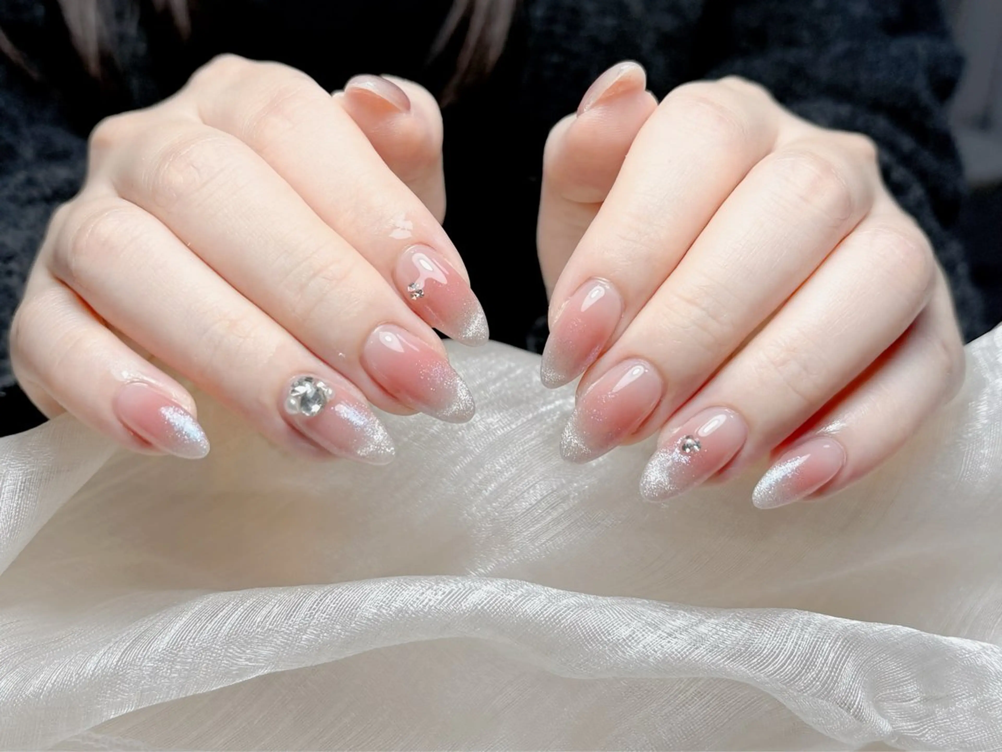 ネイル オーロラネイル チークネイル フレンチネイル ジェルネイル ガラスフレンチ ハンドネイル Nail Jolieのネイルデザイン