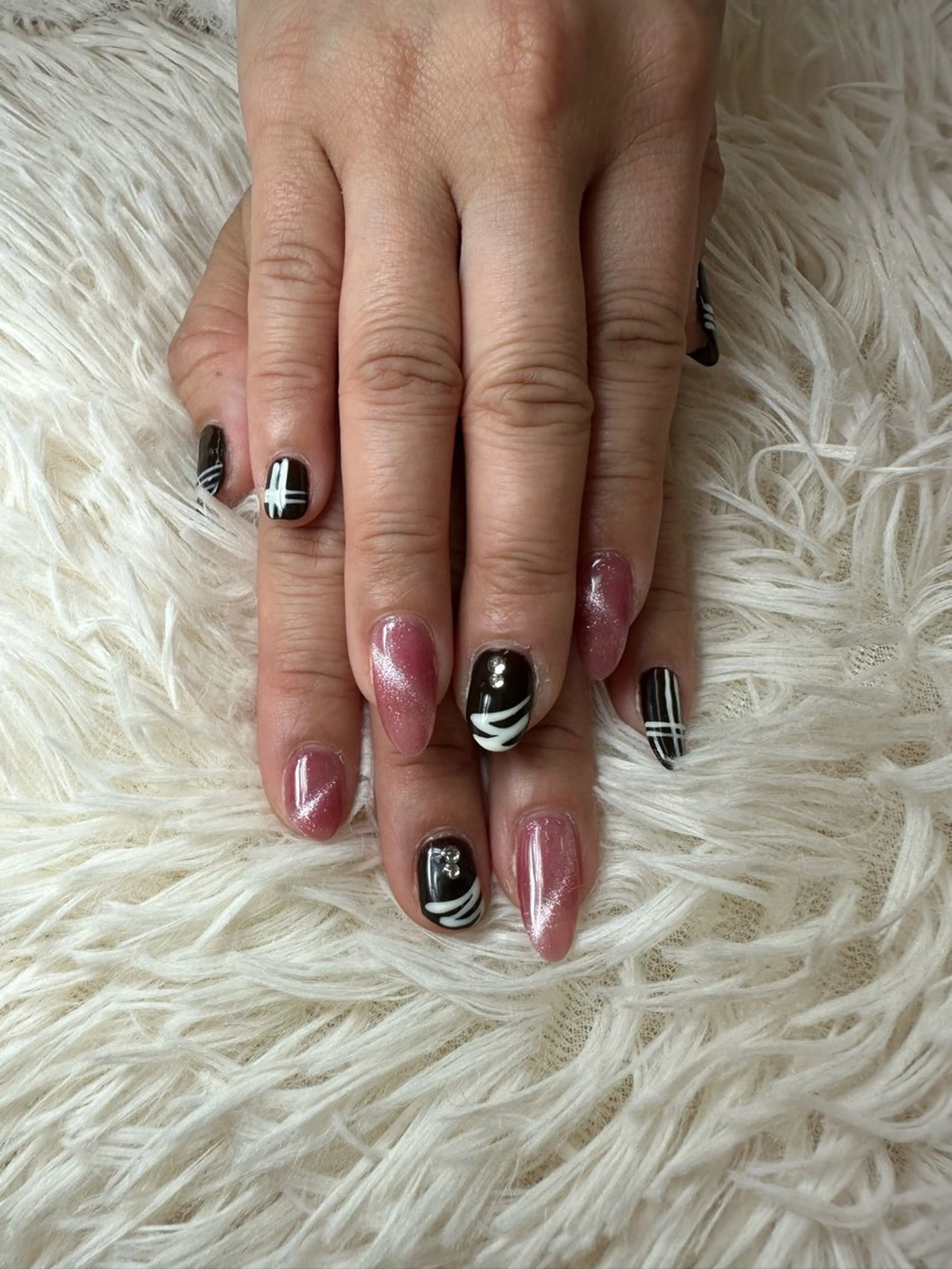 ネイル バレンタイン ハンドネイル MOE .Kのネイルデザイン