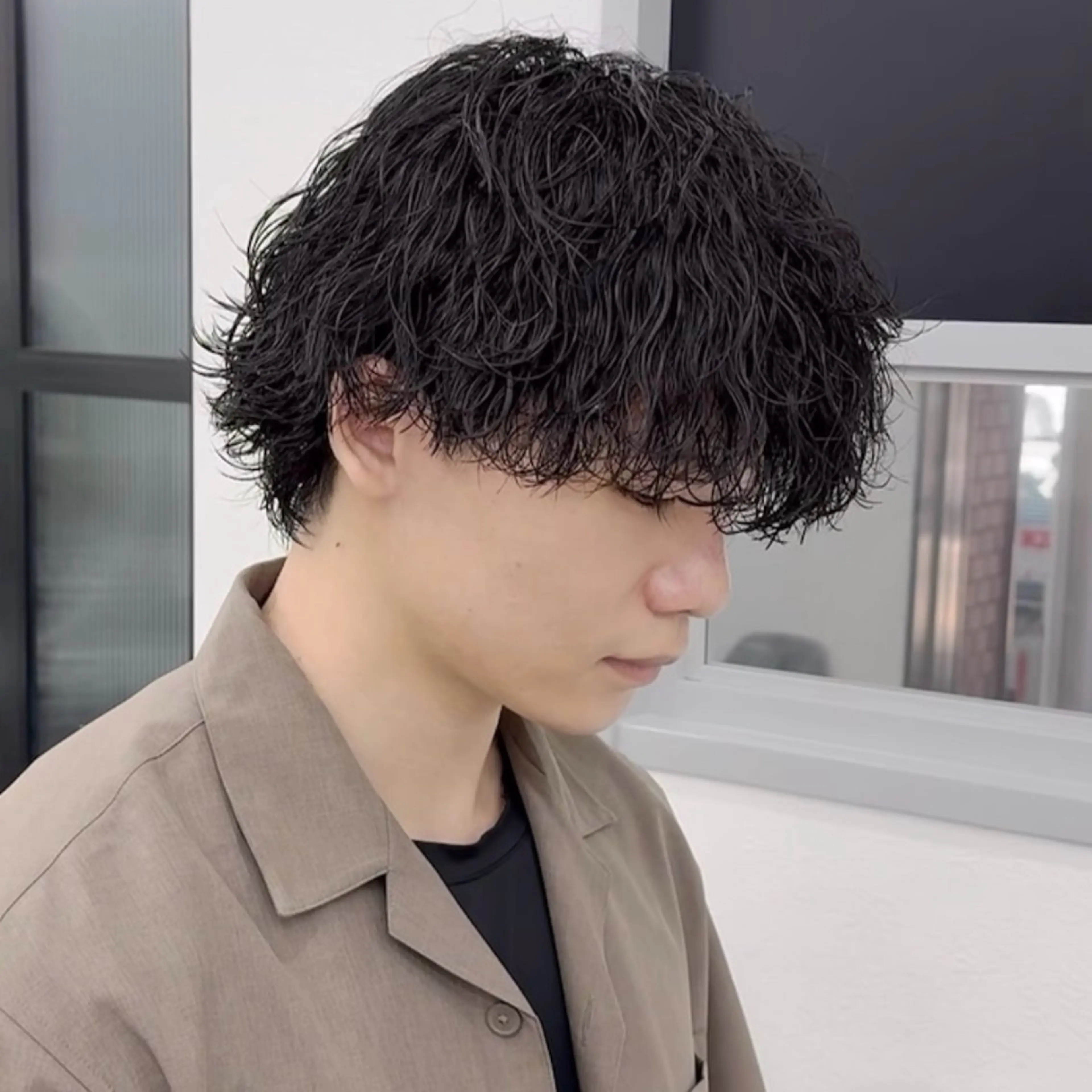 ミディアム パーマ メンズ 🔥札幌No.1🥇 パーマ特化美容師🔥のヘアスタイル