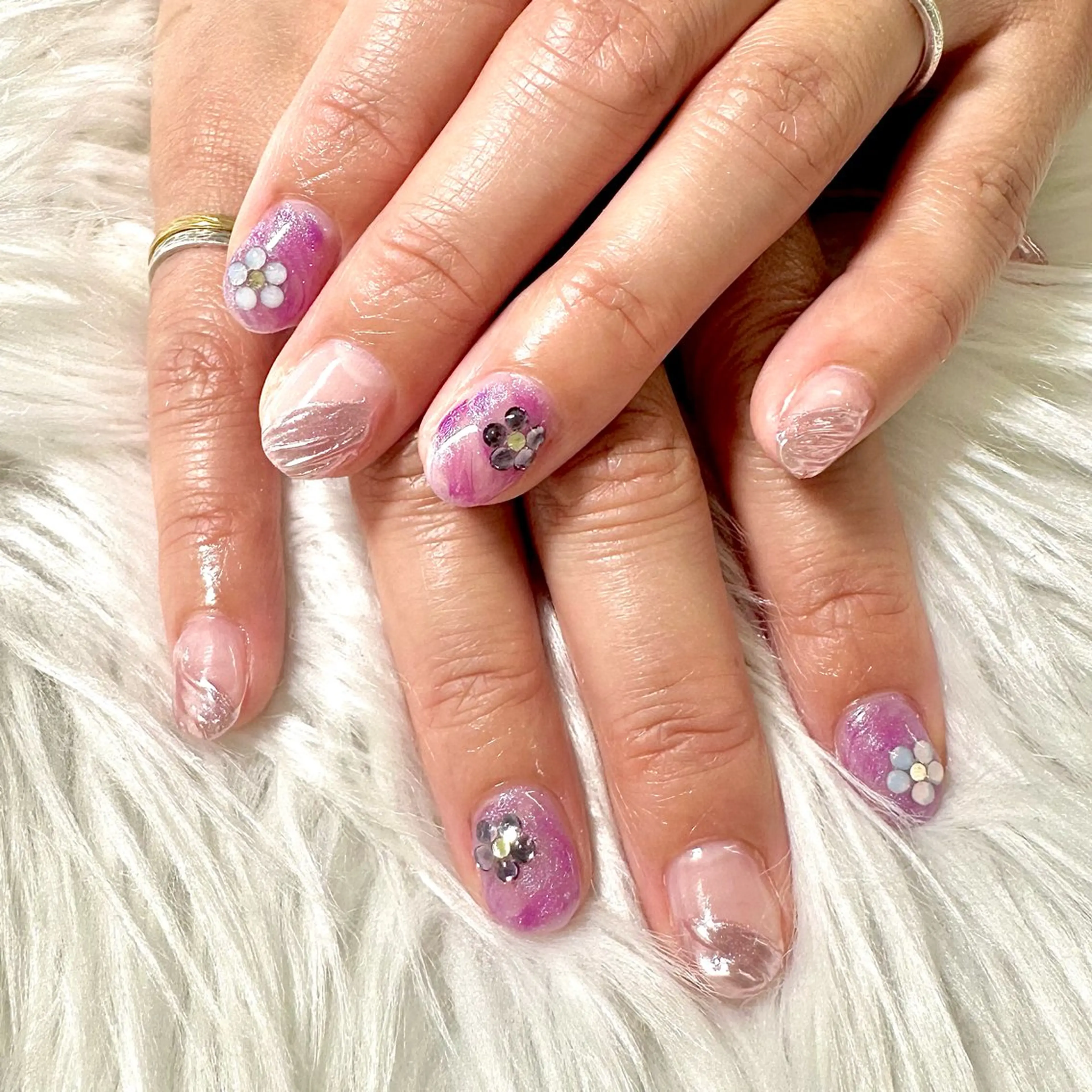 ネイル ハンドネイル 日野店スタッフ Reina.Sのネイルデザイン