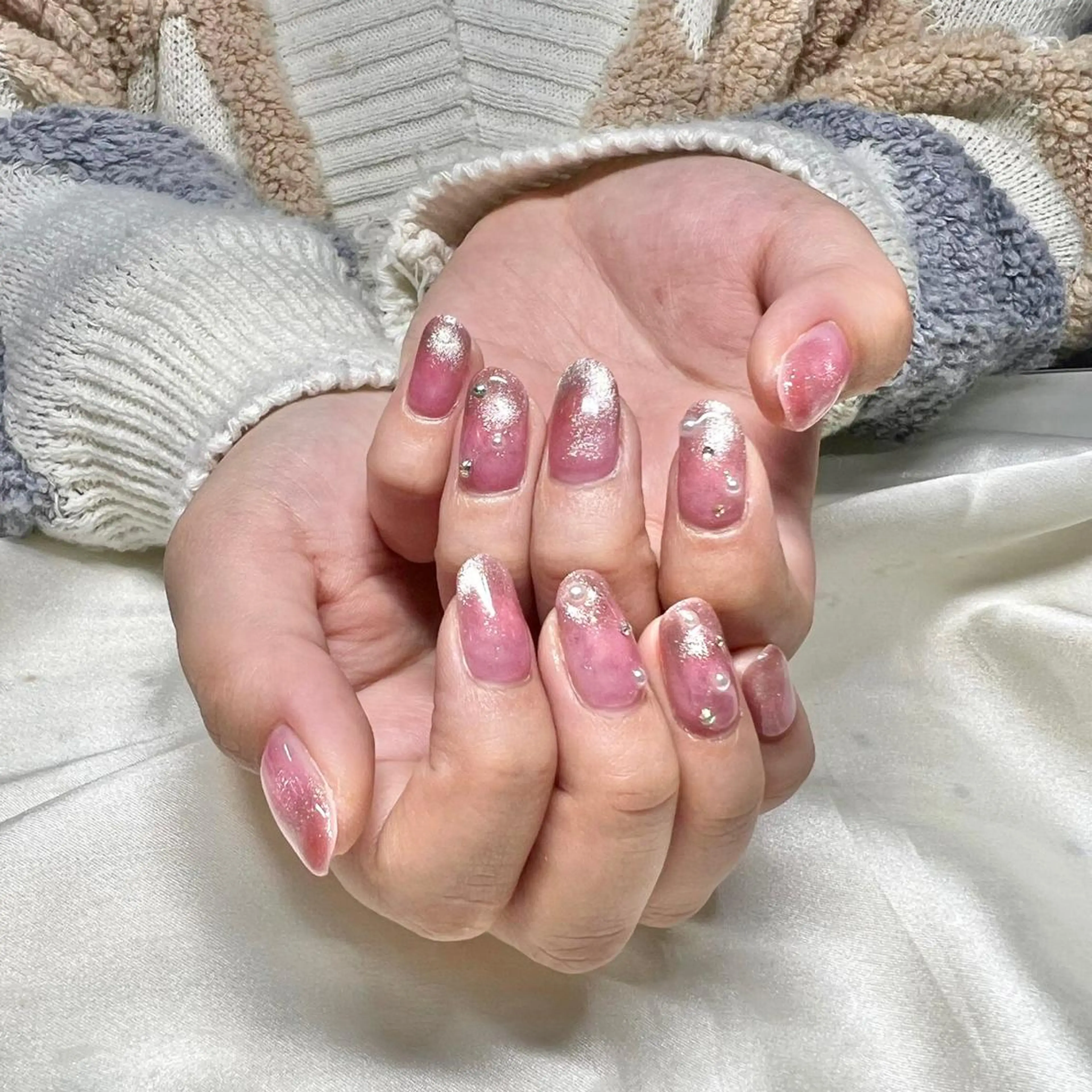 ネイル マツエク・マツパ アイブロウ 韓国風マツエク パリジェンヌラッシュリフト まつげパーマ ワンホンマツエク 長さ出し ハンドネイル Nail&eye Belire 新宿のネイルデザイン