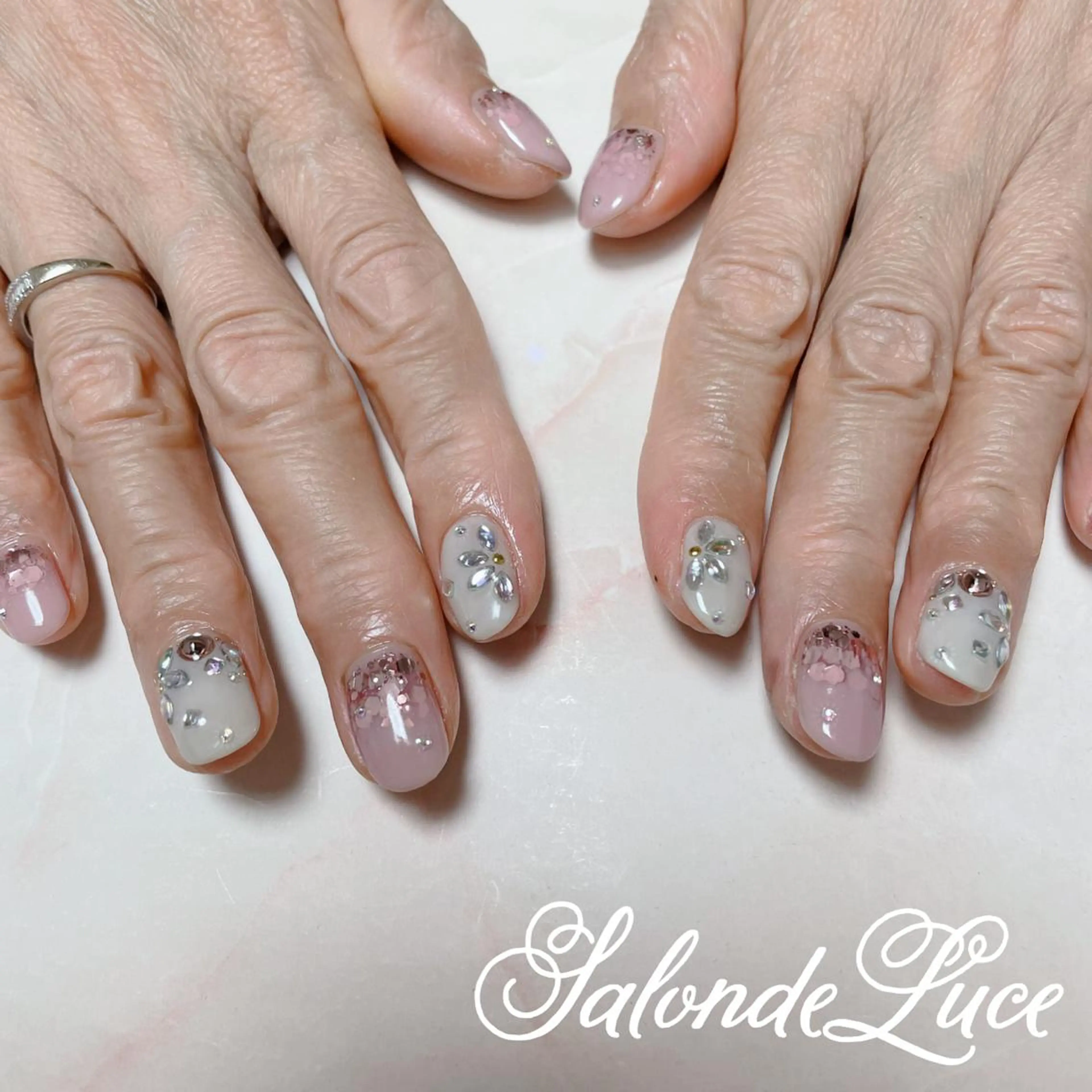 ネイル キラキラネイル ハンドネイル Salon de Luceのネイルデザイン