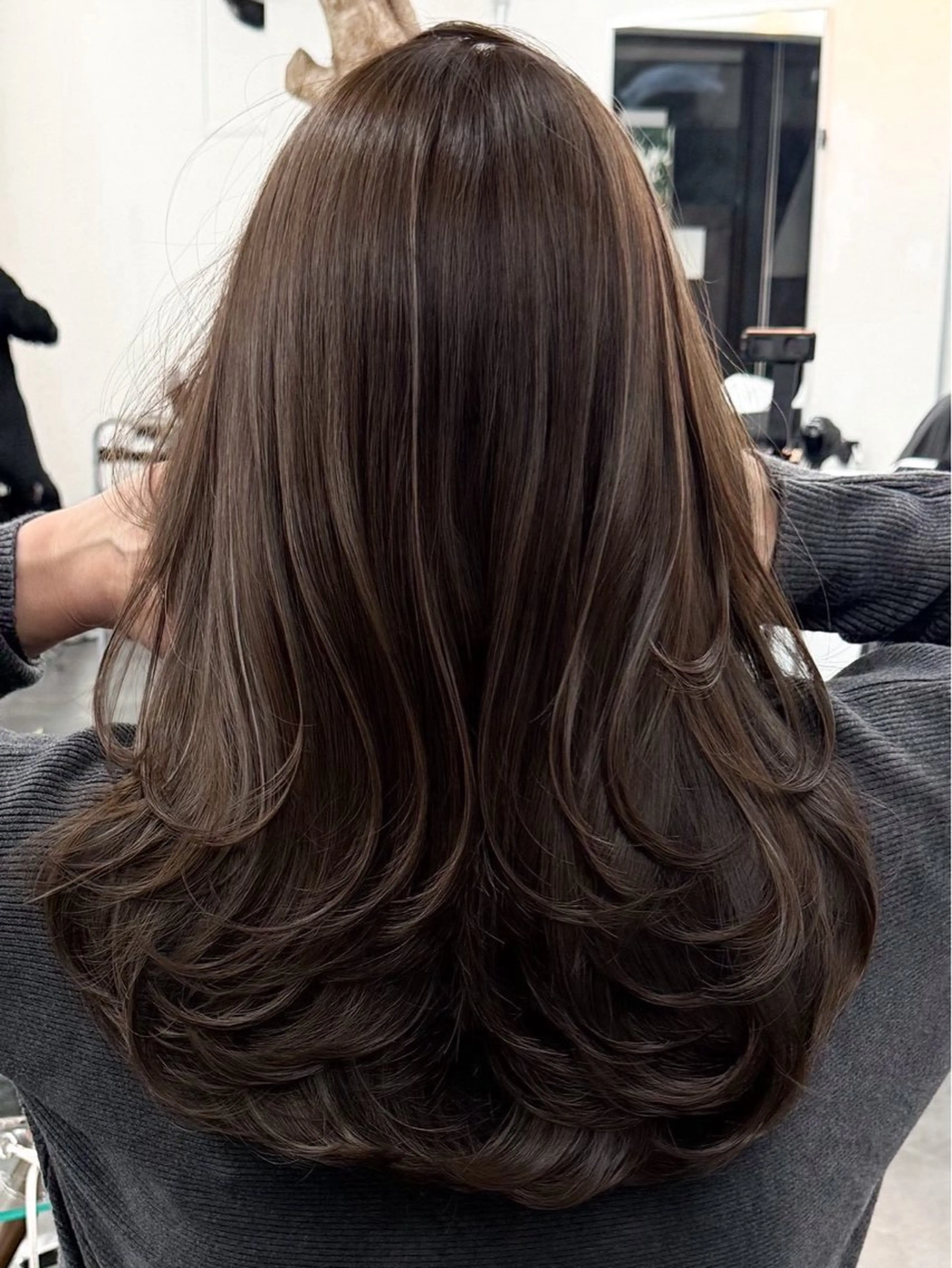 セミロング カラー カット ヘアカラー トリートメント 新實 ゆりあのヘアスタイル