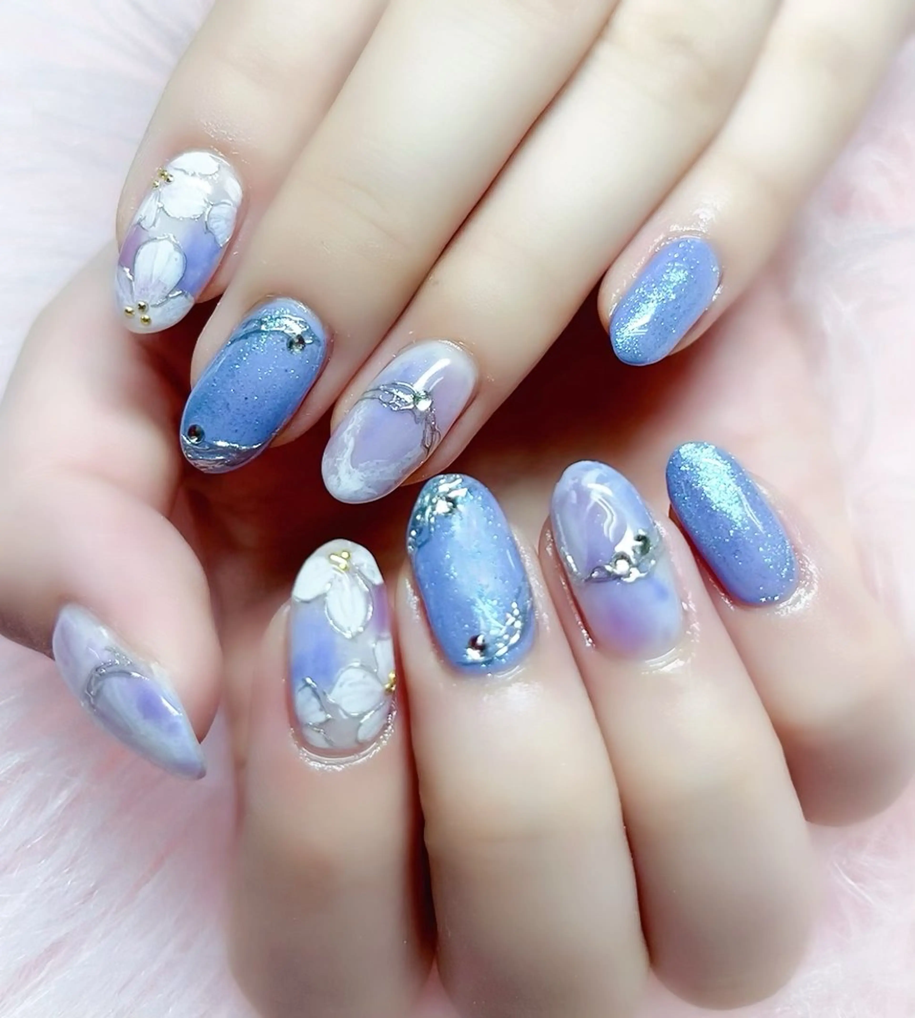 ネイル ハンドネイル MoonNail ユリ🌸のネイルデザイン