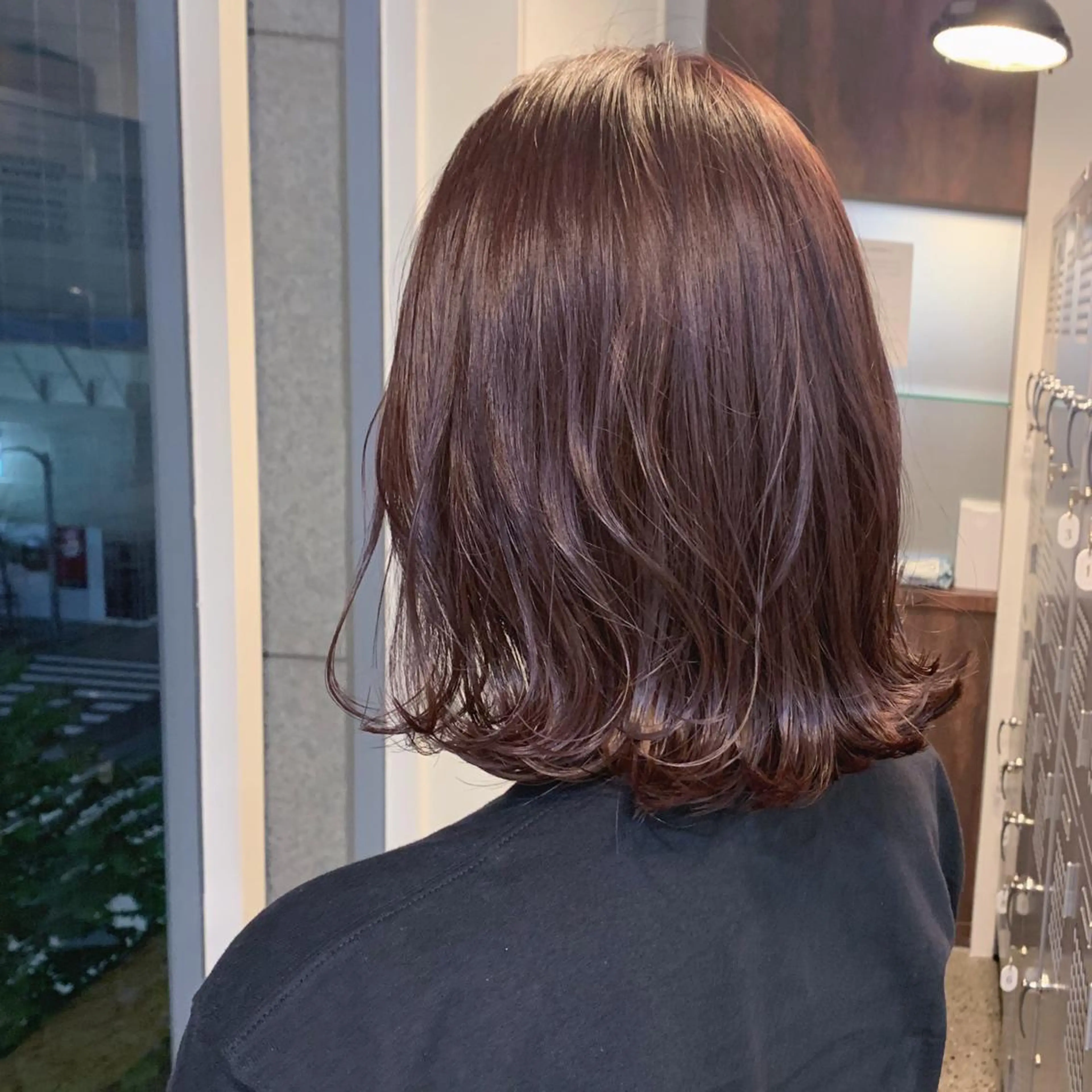 ミディアム カラー ヘアカラー トリートメント WISTERIA KAORUのヘアスタイル
