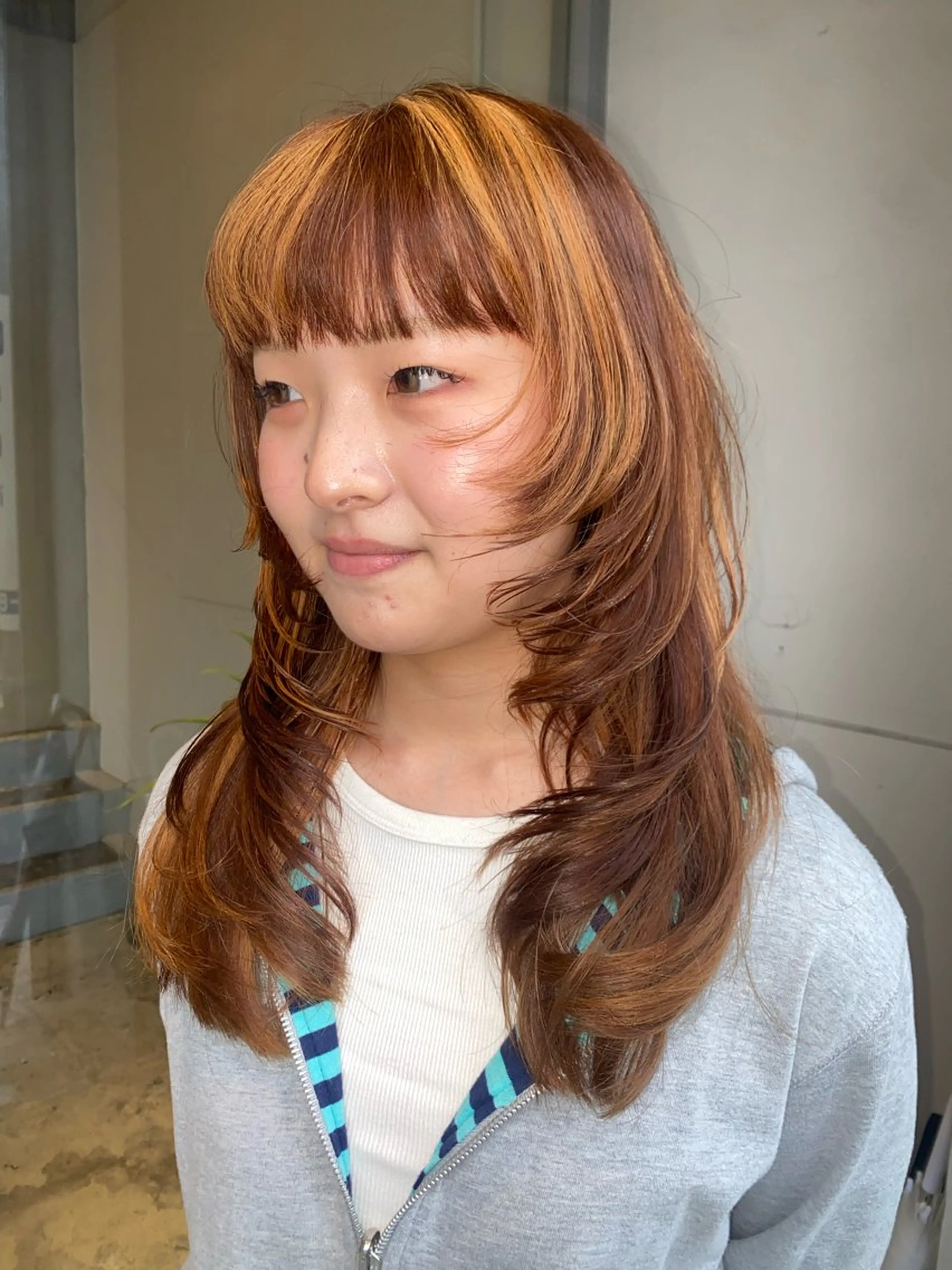 ロング レイヤーカット/ ダブルカラーサクライのヘアスタイル