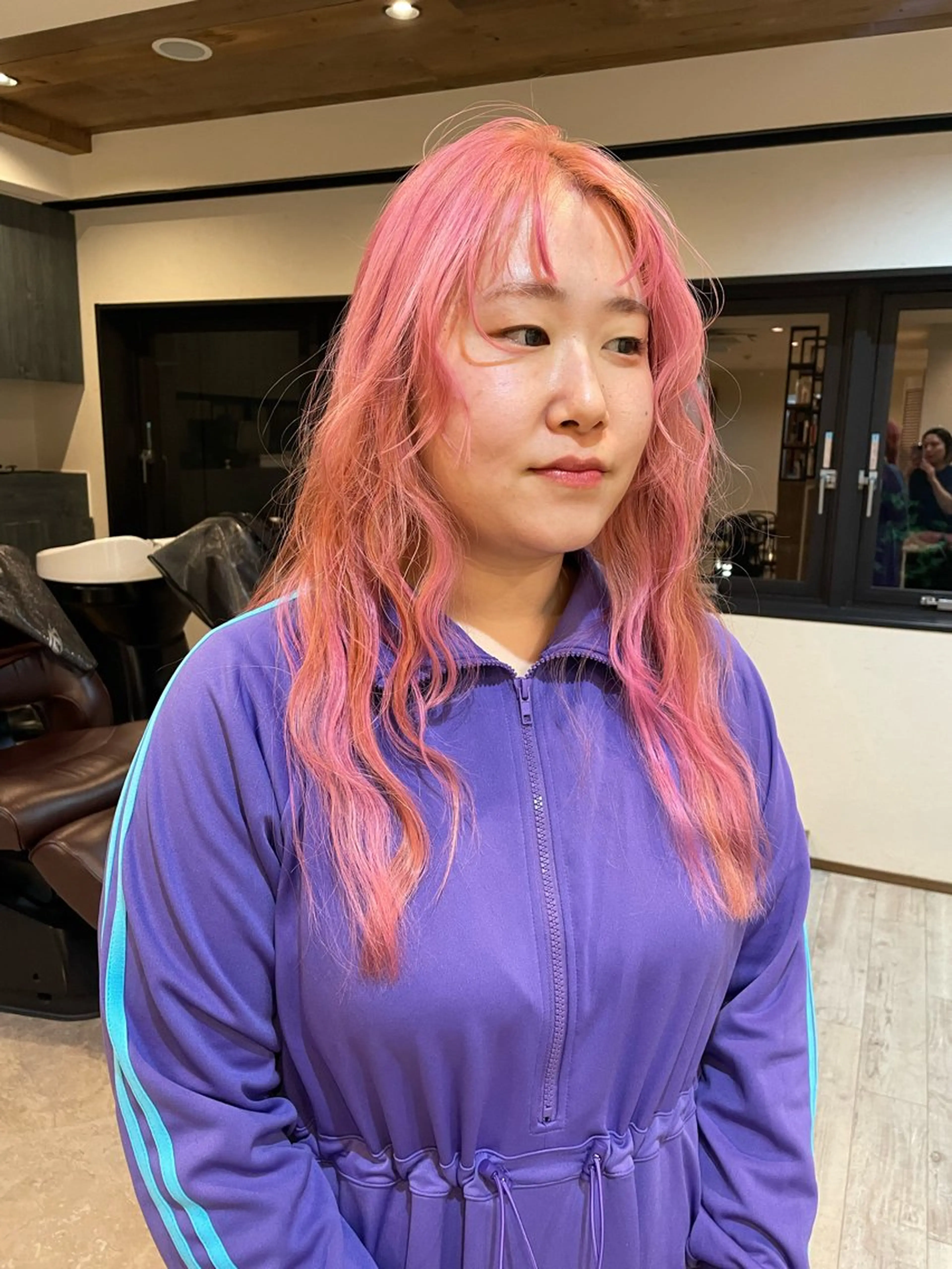 ロング カラー ブロンド ピンクカラー カット ヘアカラー トリートメント 渋谷 留菜のヘアスタイル