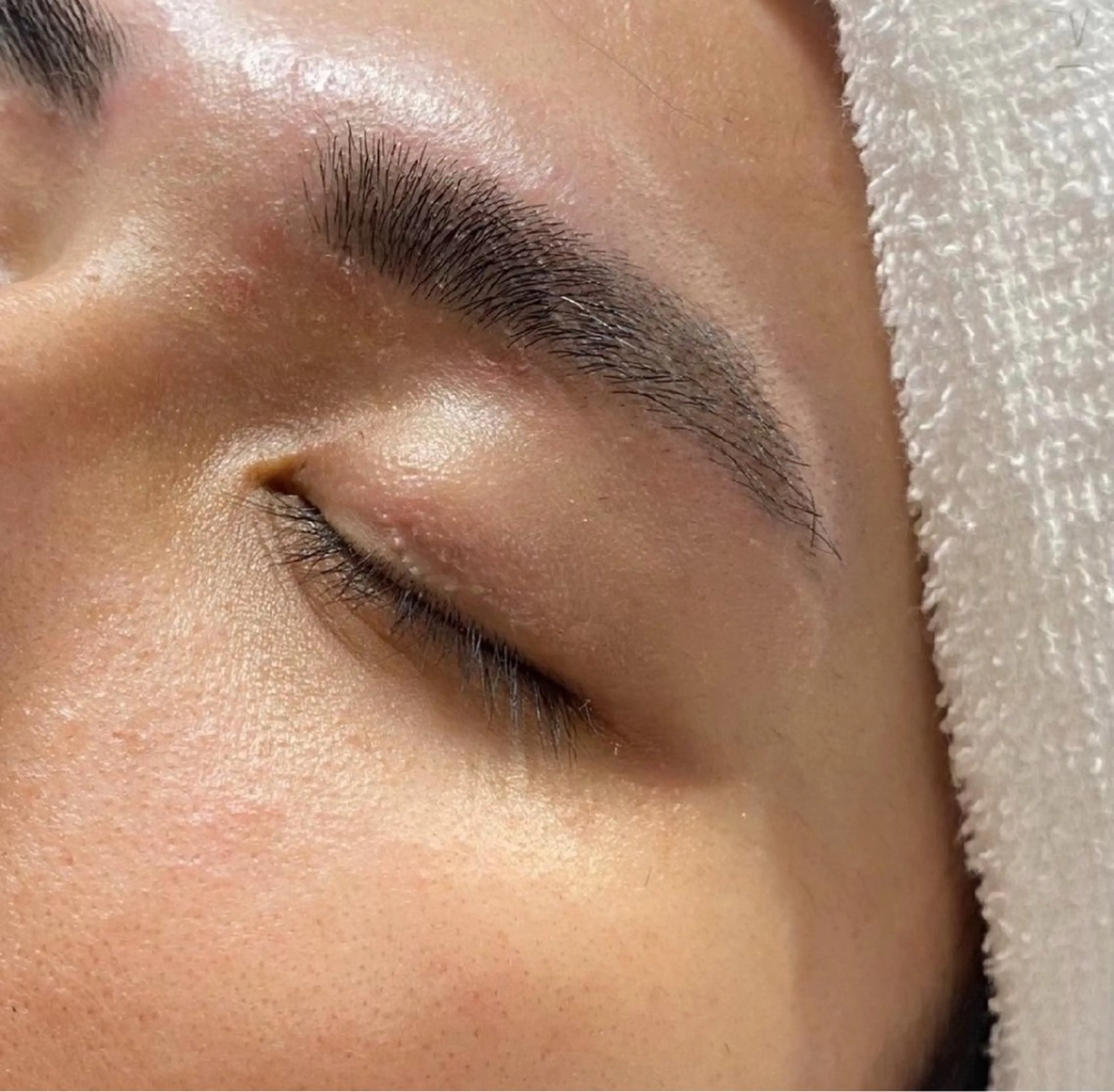 【✨10名様限定✨️】眉カット＋ワックス脱毛で垢抜け眉🫧🎀 眉カットで形を整えワックス脱毛で余分な毛をしっかりオフ♪の写真