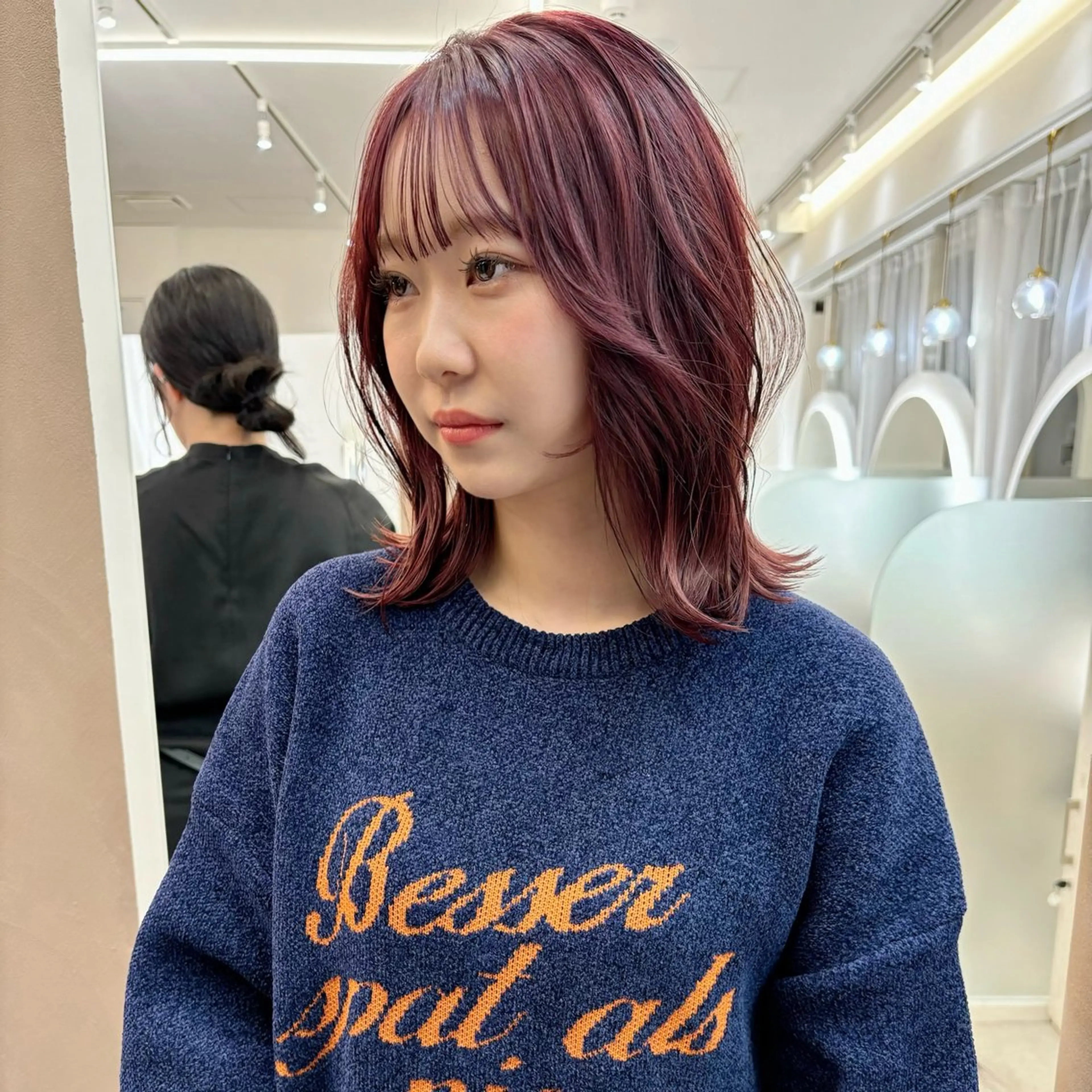 ミディアム くびれヘア acanthus by milly高槻所属・顔まわり／髪質改 善／白髪ぼかし／中山のヘアスタイル