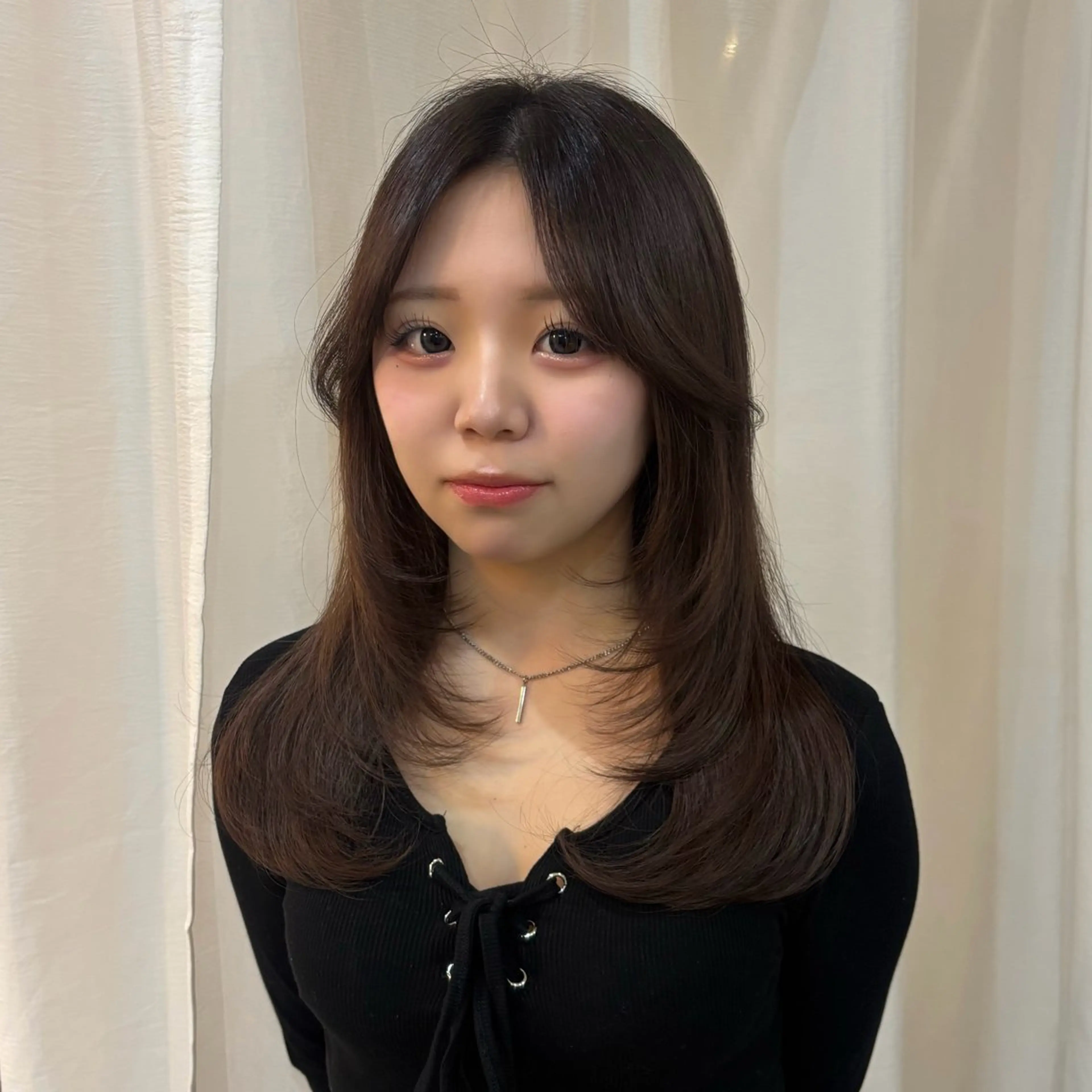 ロング 韓国風ヘア レイヤーカット カット ヘアカラー ゆうめ 透明感カラー /韓国風レイヤーのヘアスタイル