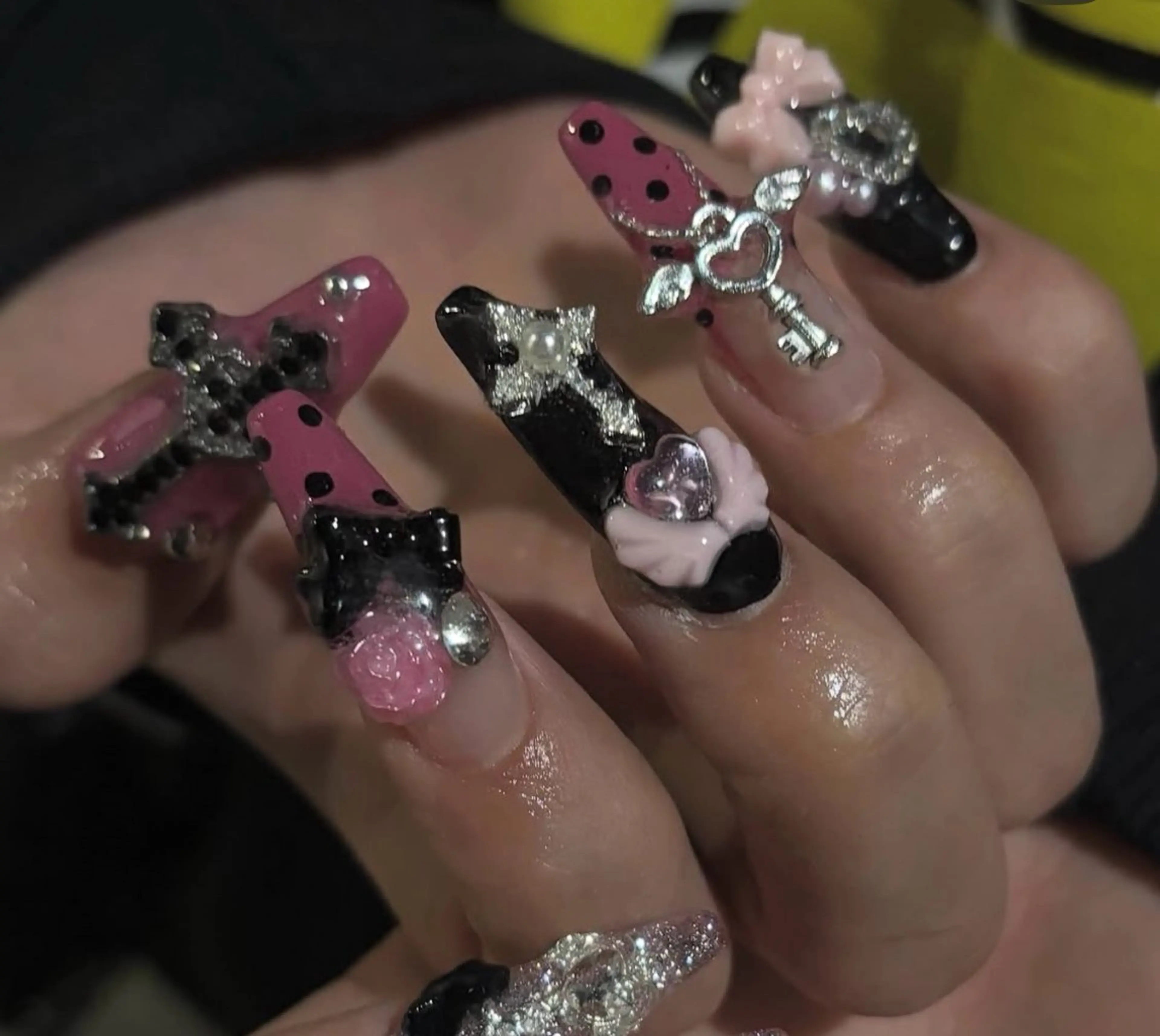 ネイル フレンチネイル グラデーション 韓国ネイル マグネットネイル シンプルネイル ハンドネイル CoMo Nail Studio所属・CoMo Nailのネイルデザイン