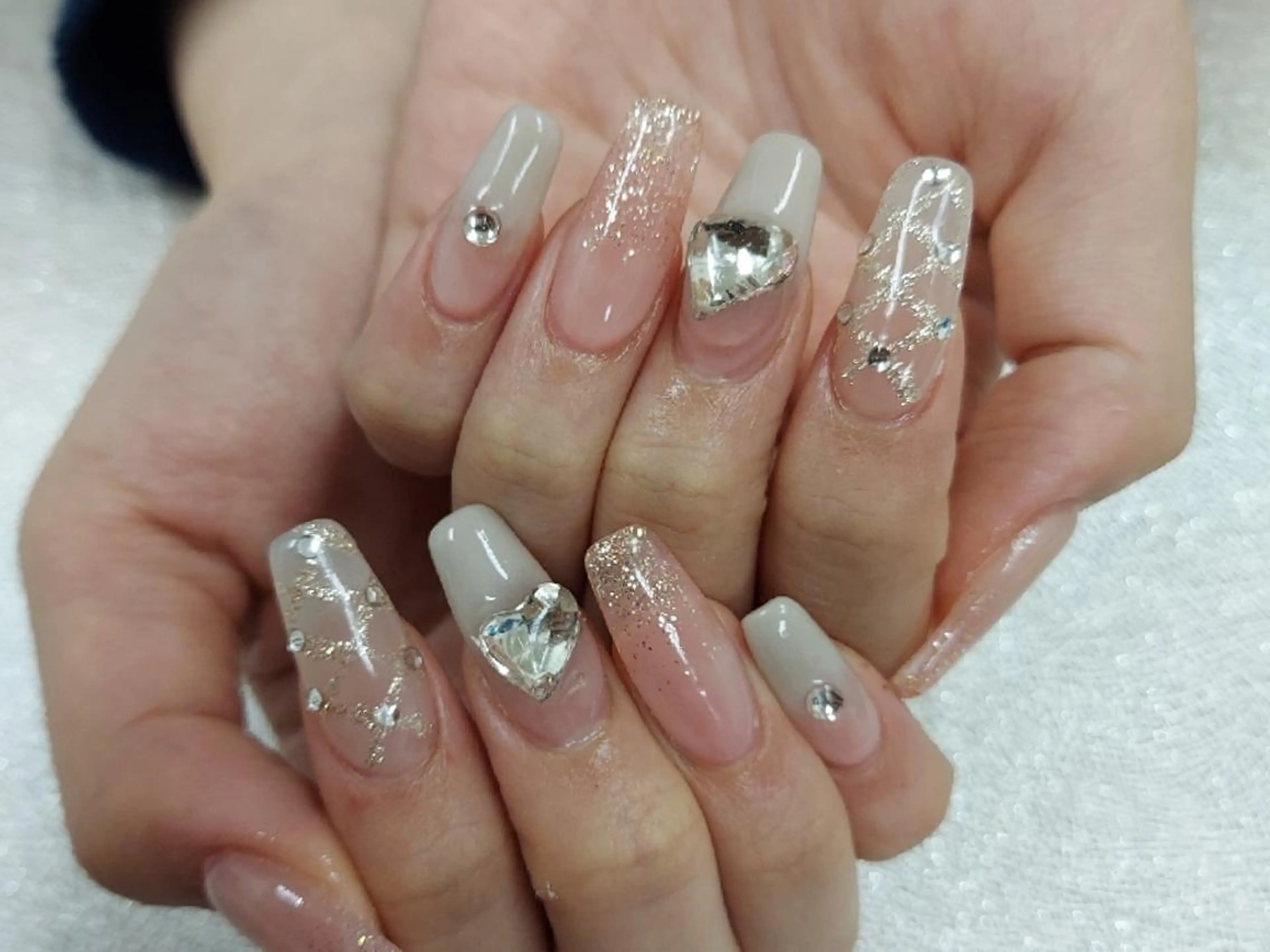 ネイル アートネイル ジェルネイル 持ち込み ニュアンスネイル パラジェル 河野ちえ (雑誌掲載サロン)のネイルデザイン