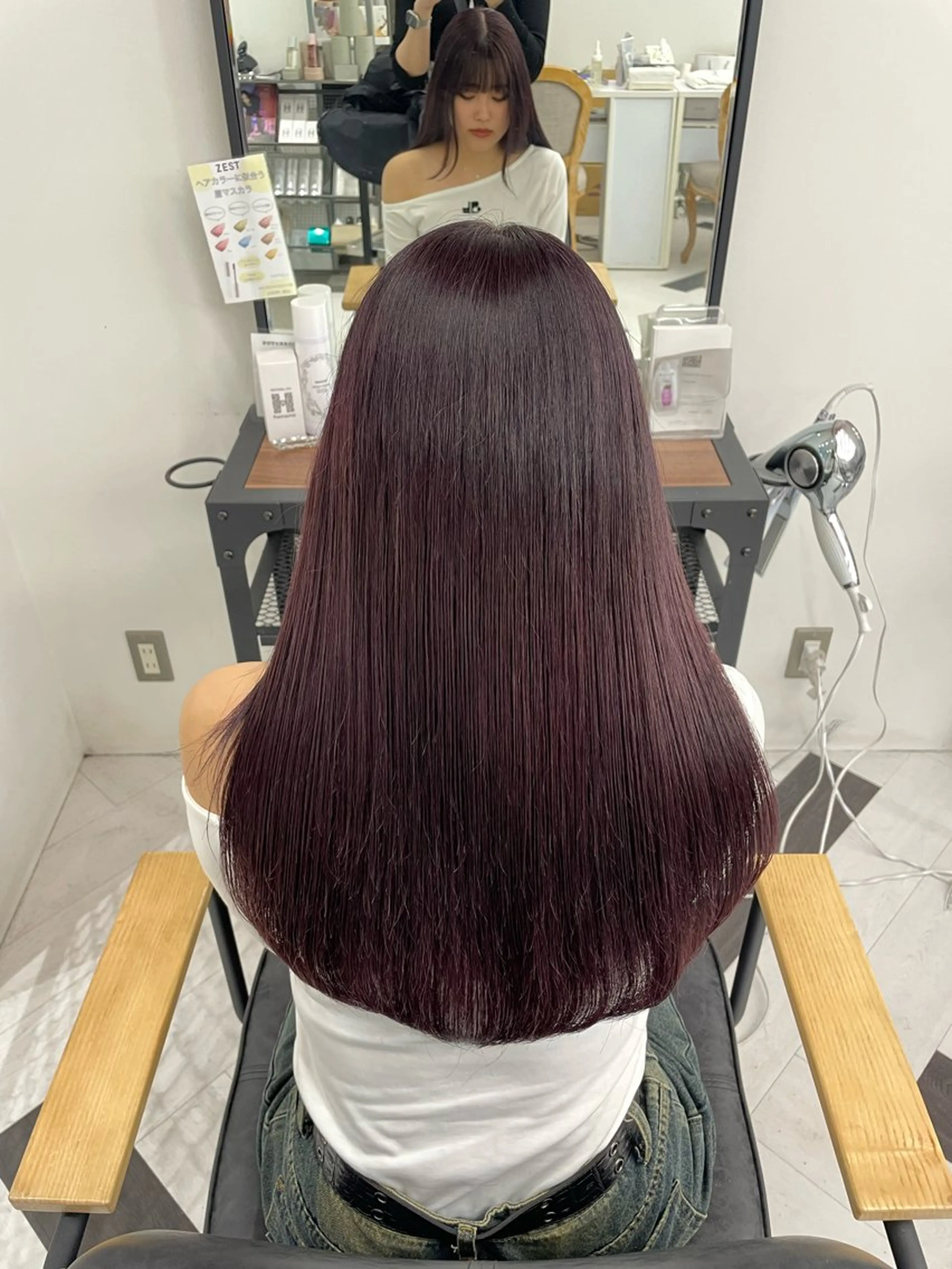 ミディアム 顔まわりレイヤー 顔周りカット 髪質改善 レイヤーカット トリートメント ARISA︎ メンズハイトーンのヘアスタイル