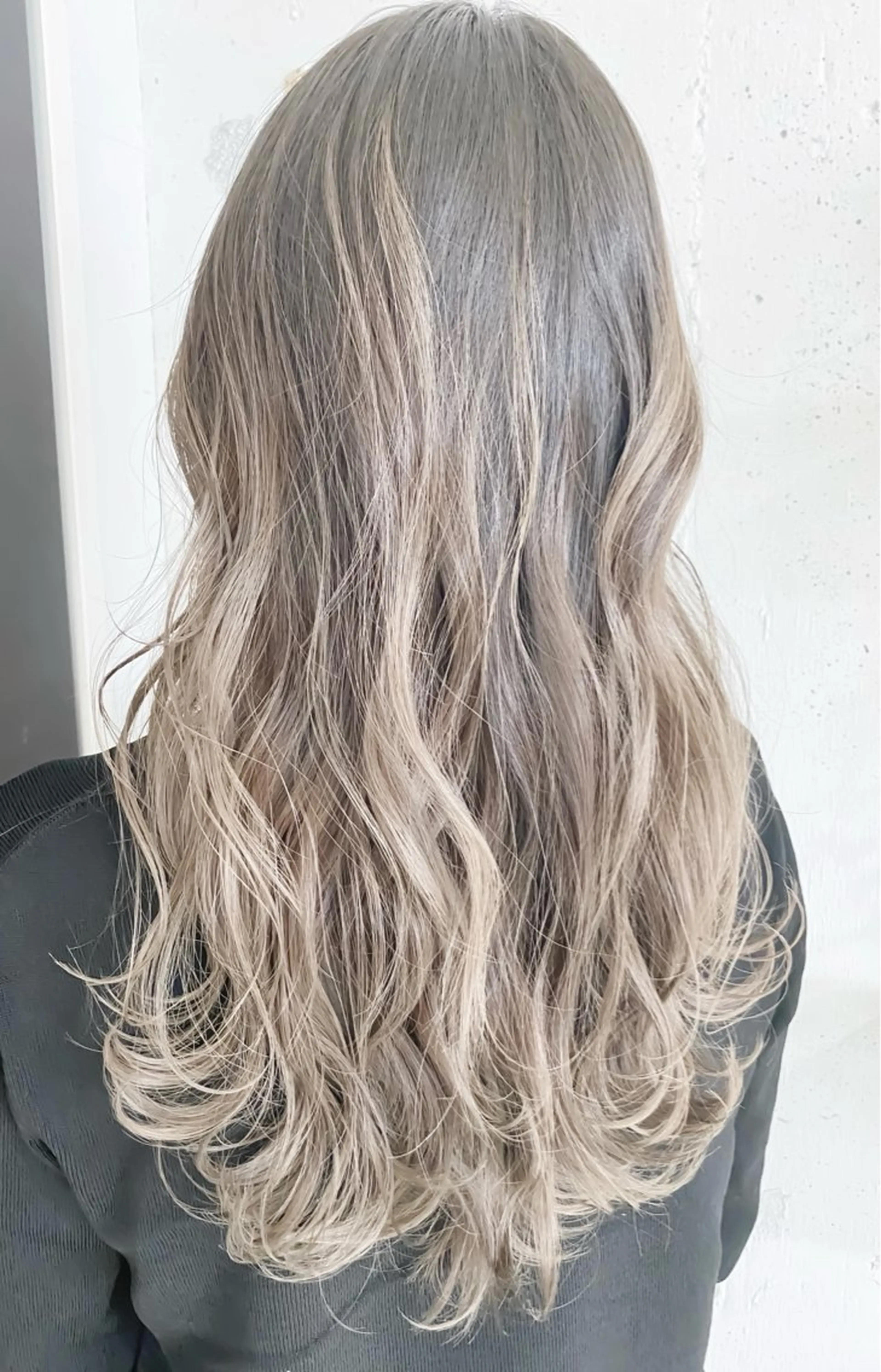 セミロング カラー バレイヤージュ ブリーチ 透明感カラー ダブルカラー ハイライトカラー 竹内ケンゴ🇰🇷 EIGHT藤沢のヘアスタイル