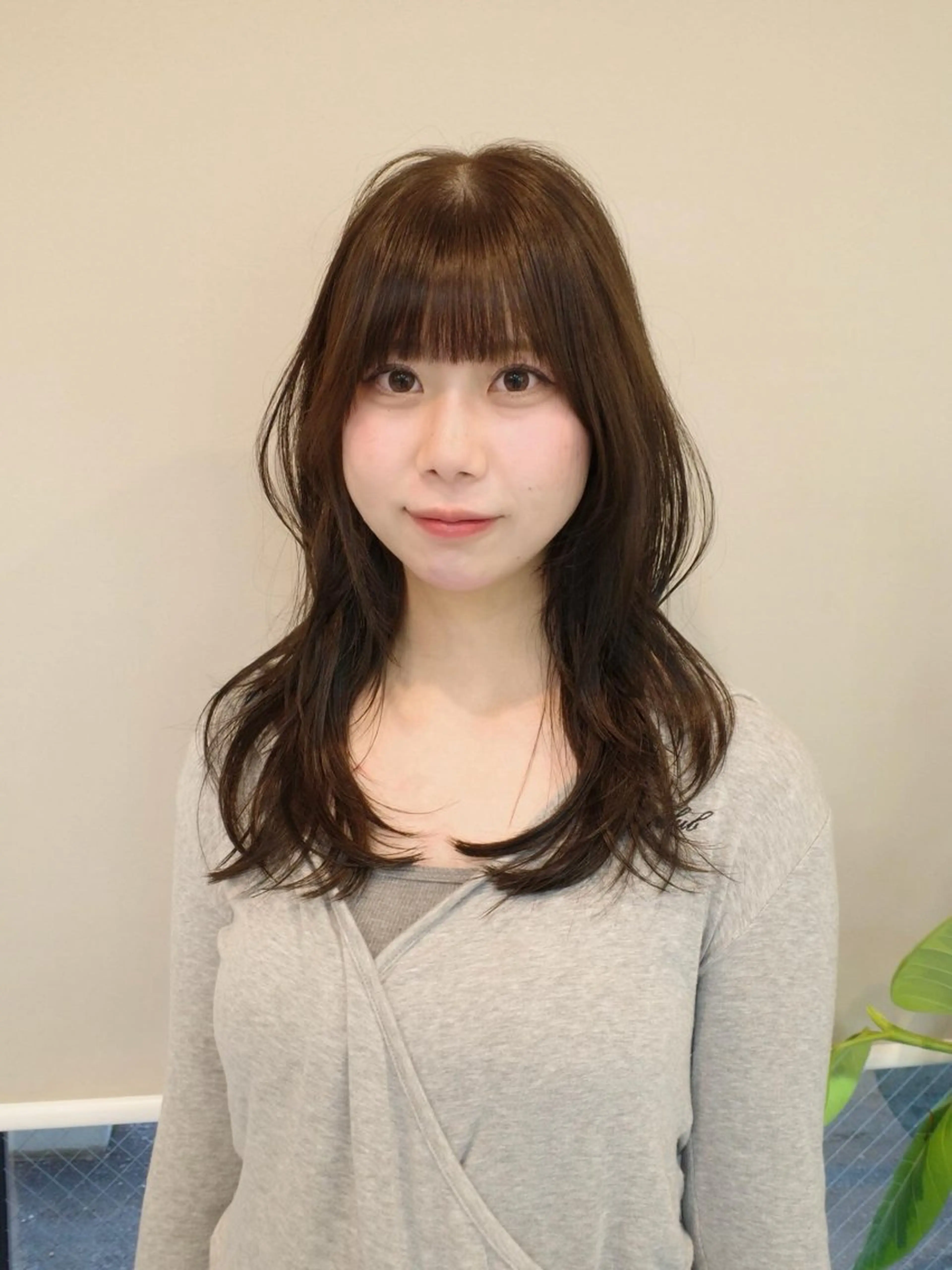 セミロング レイヤーカット カット ヘアカラー トリートメント 前川 瑞希のヘアスタイル