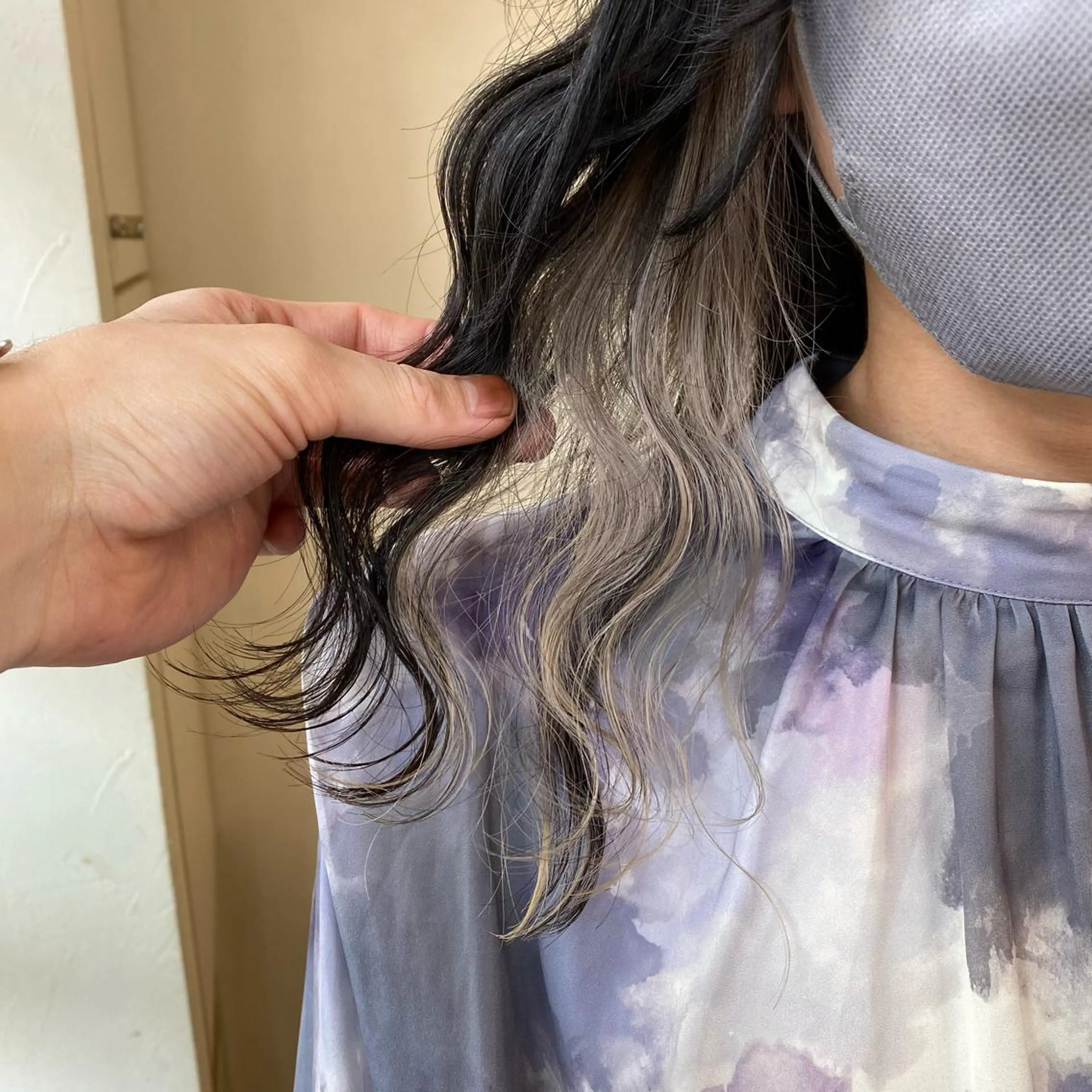 セミロング カラー ヘアアレンジ 黒髪 シルバー ホワイトシルバー ekolu北梅田店所属・梅田中崎町髪質改善 /オキヒロト/エコルのヘアスタイル