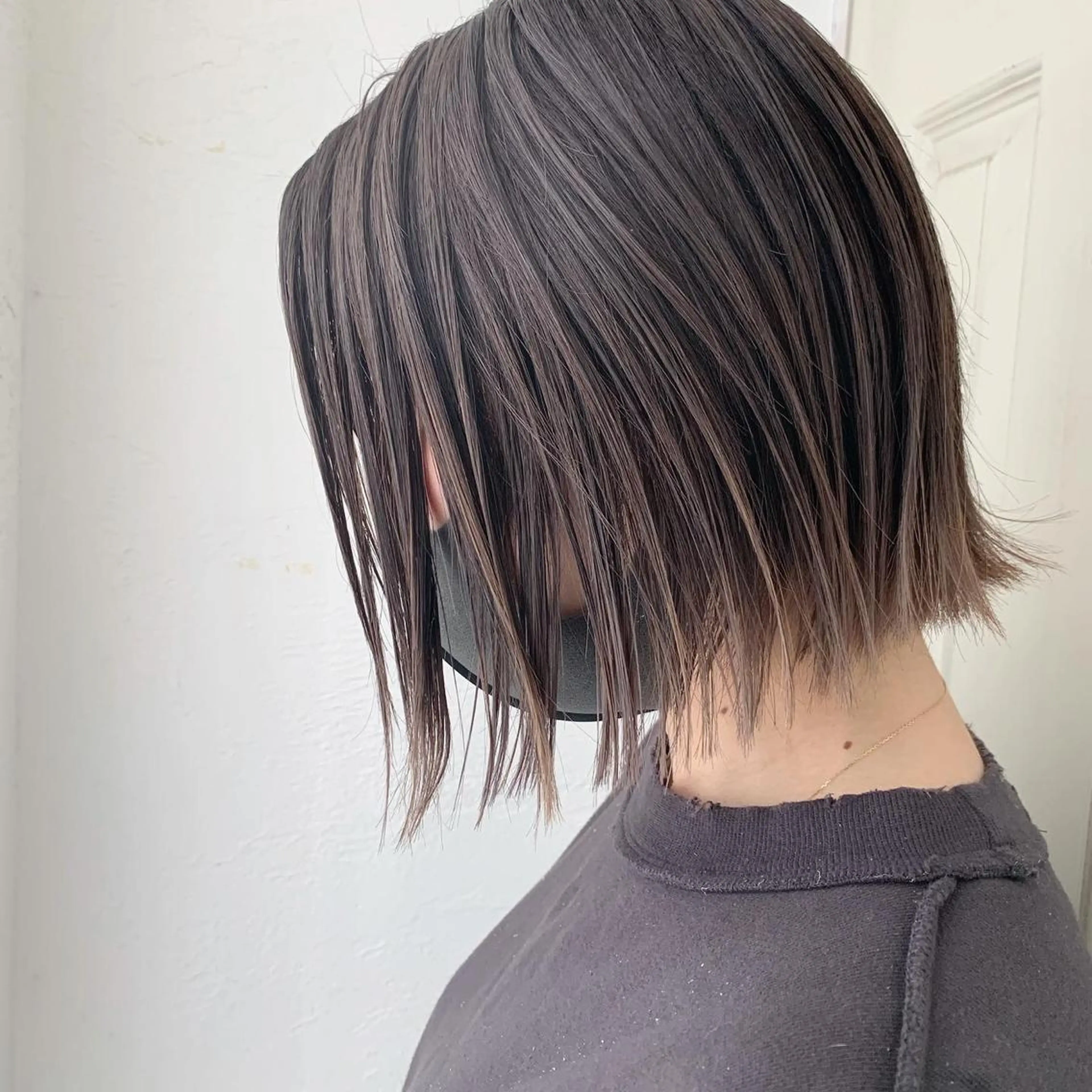 ミディアム カラー fio マナミのヘアスタイル