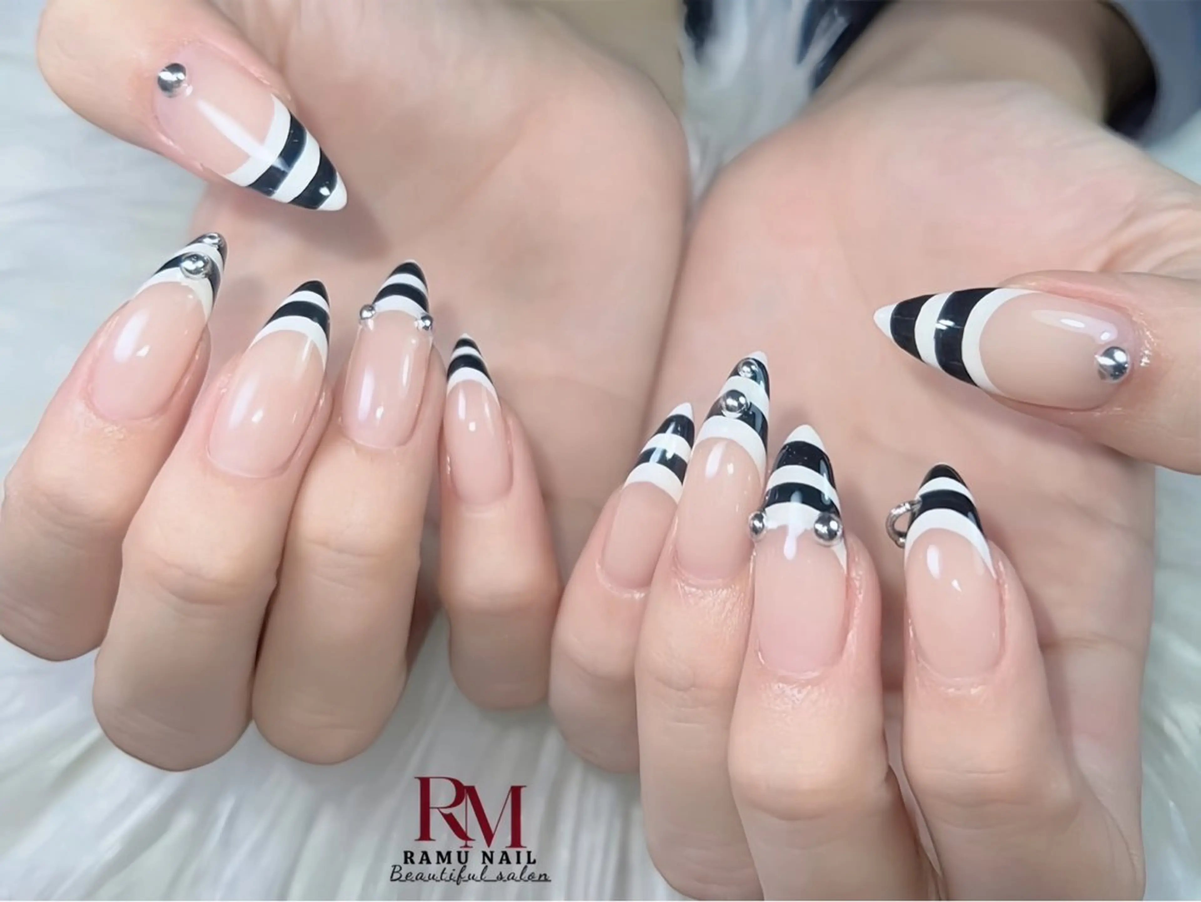 ネイル キラキラネイル マグネットネイル ミラーネイル ピンク 夏ネイル ハンドネイル RAMU Nail 恵比寿店のネイルデザイン