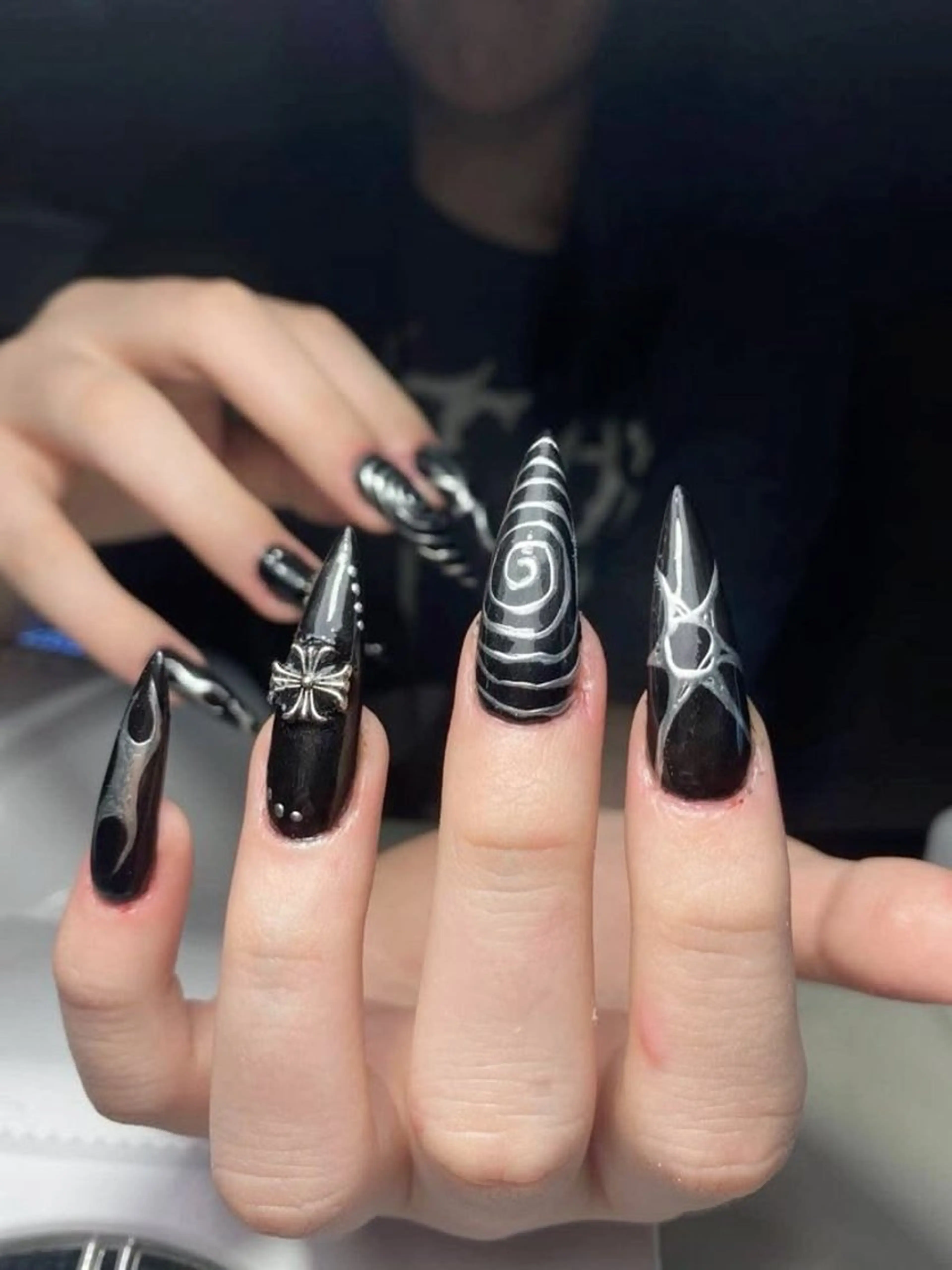 ネイル チークネイル フレンチネイル グラデーション キラキラネイル マグネットネイル ハンドネイル FUJI Nail Salonのネイルデザイン