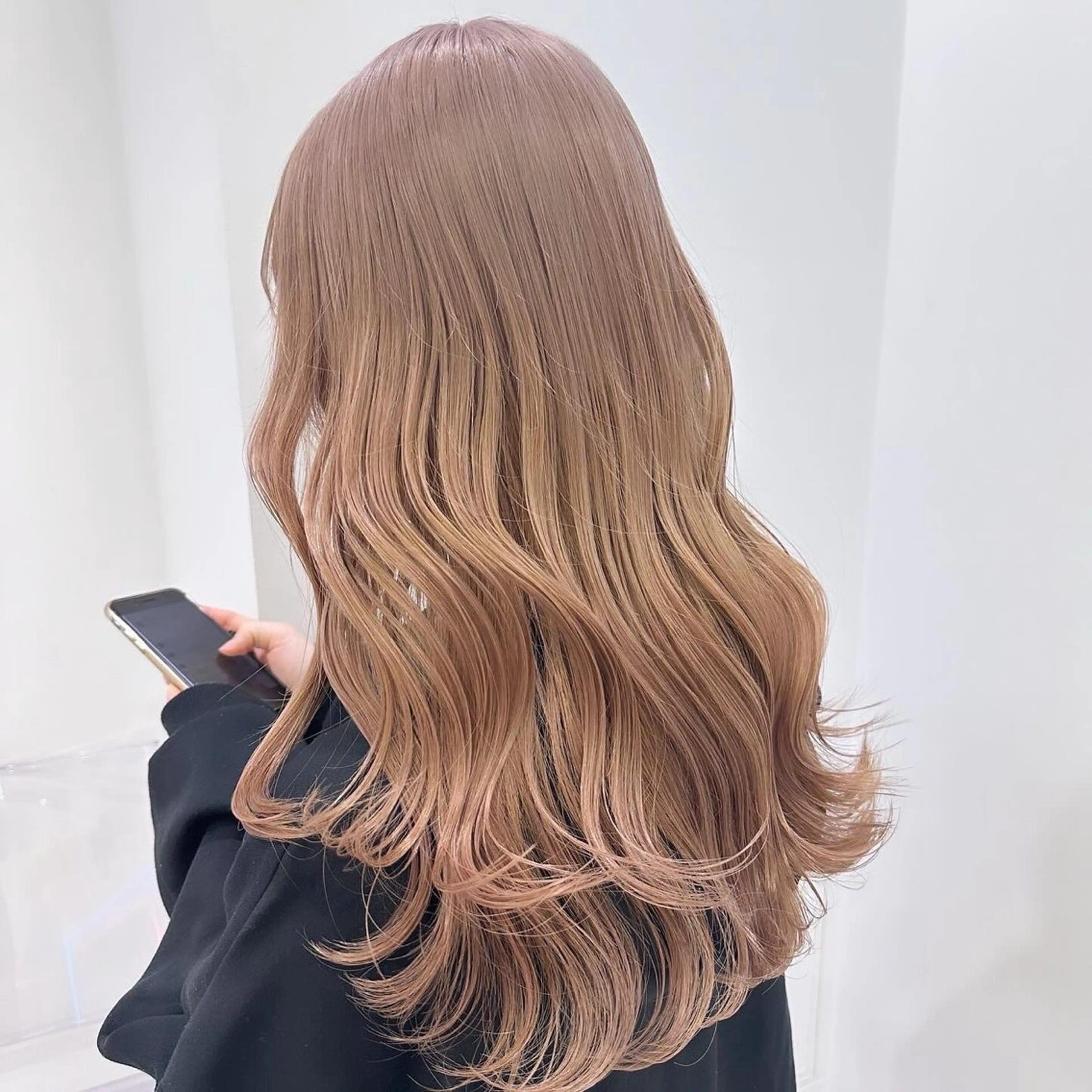 ロング カラー ベージュカラー ブリーチ ミルクティーベージュ ヘアカラー トリートメント 渋谷/透明感カラー /半個室/こうめいのヘアスタイル