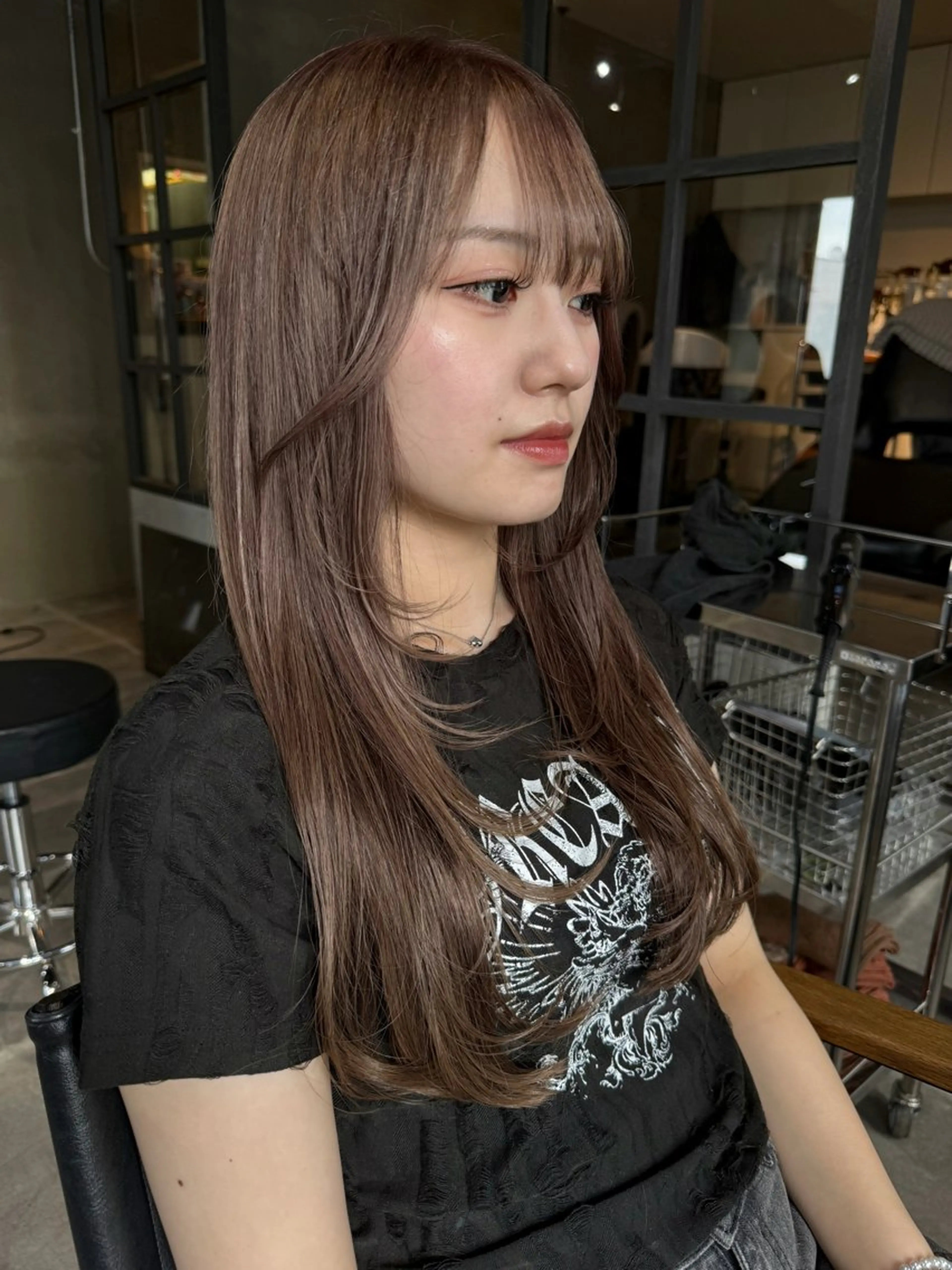 ロング カラー ベージュカラー ブリーチ ダブルカラー ピンクカラー 顔周りカット カット ヘアカラー トリートメント 佐伯 桃のヘアスタイル