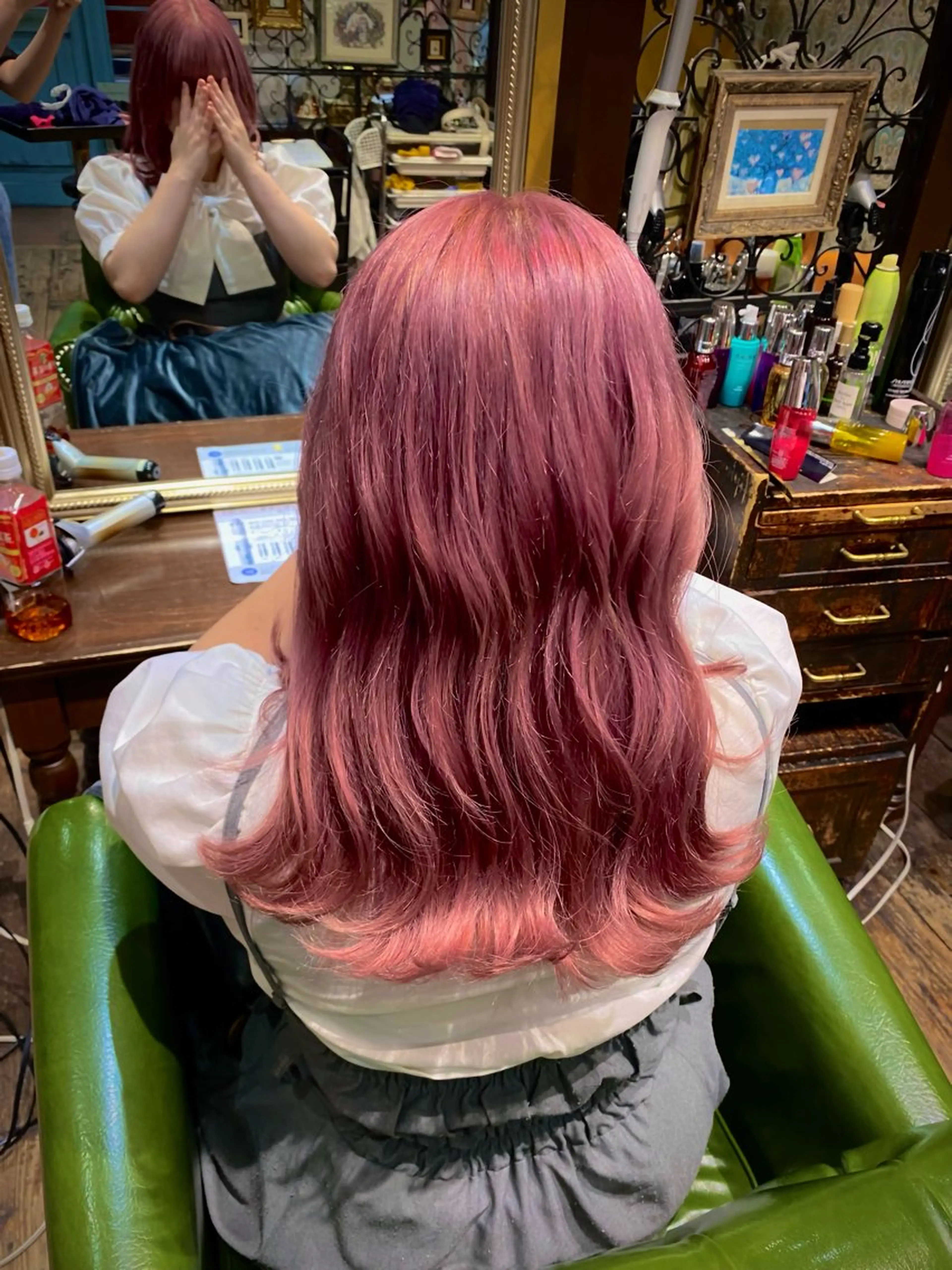 カラー ブリーチ ピンクカラー ピンクパープル haru 髪質改善サロンのヘアスタイル