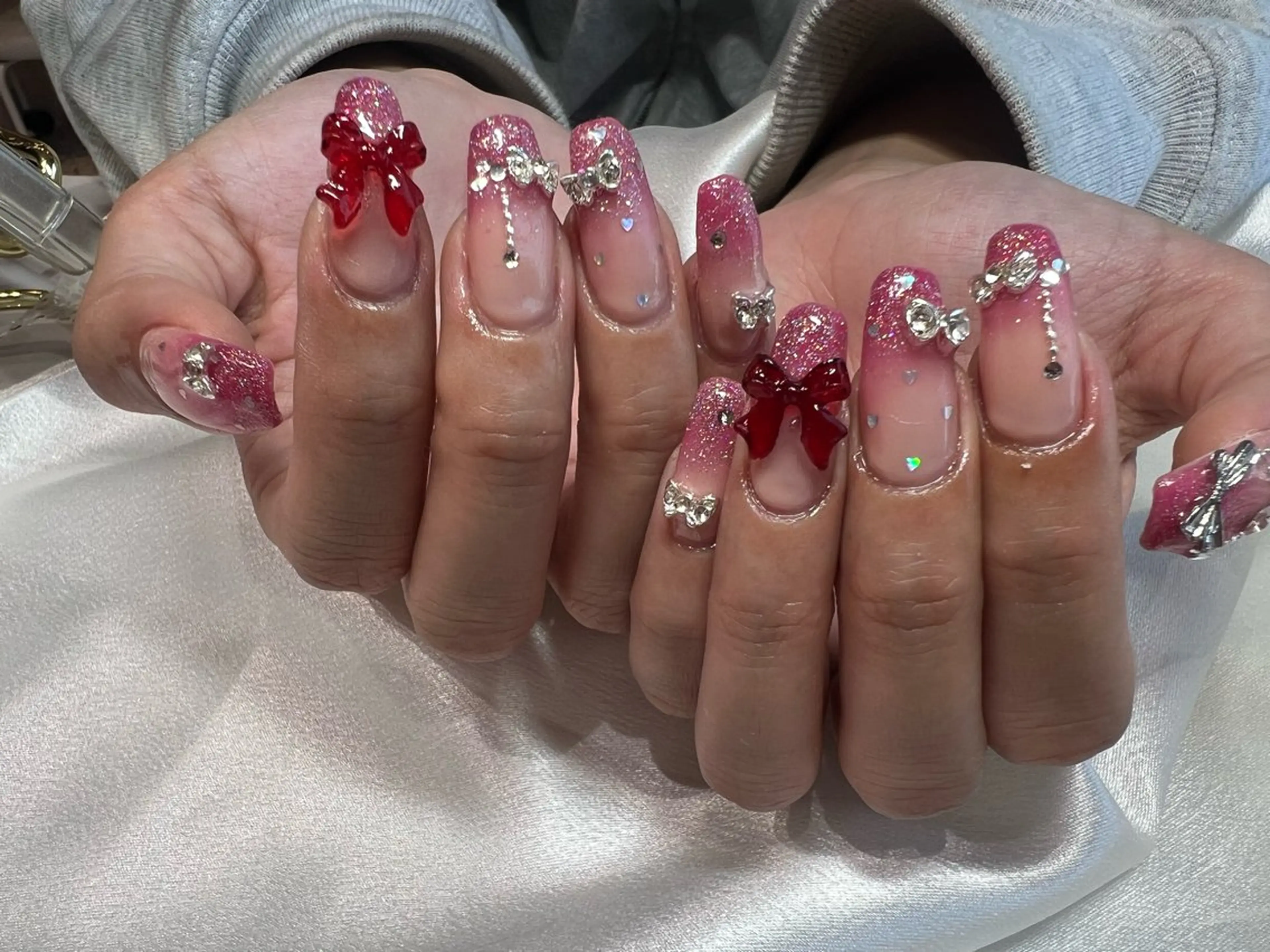 ネイル リボン ハンドネイル ROY 心斎橋🌷 Naraのネイルデザイン