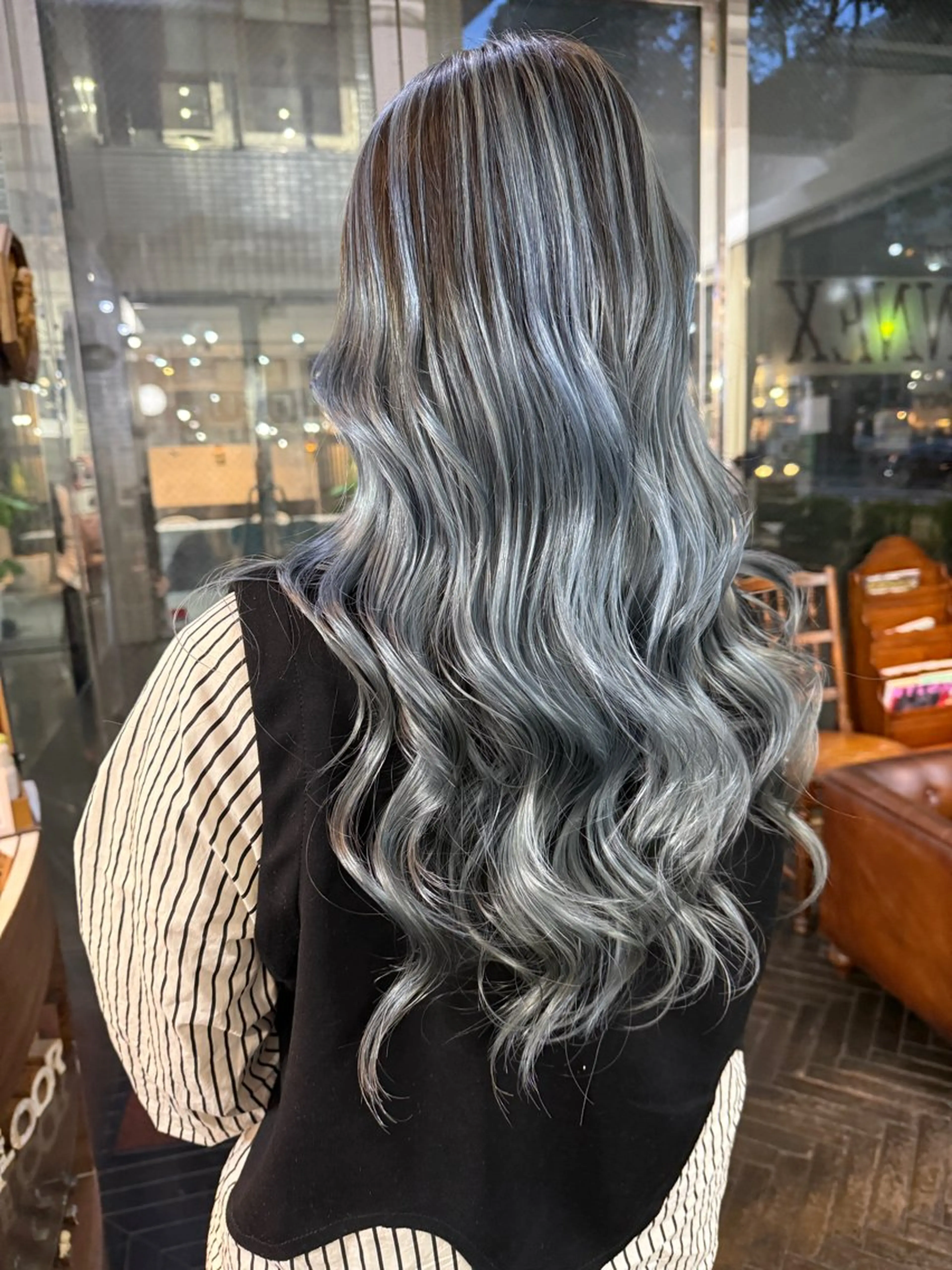 カラー ヘアカラー モモカ/ハイトーン /バレイヤージュのヘアスタイル