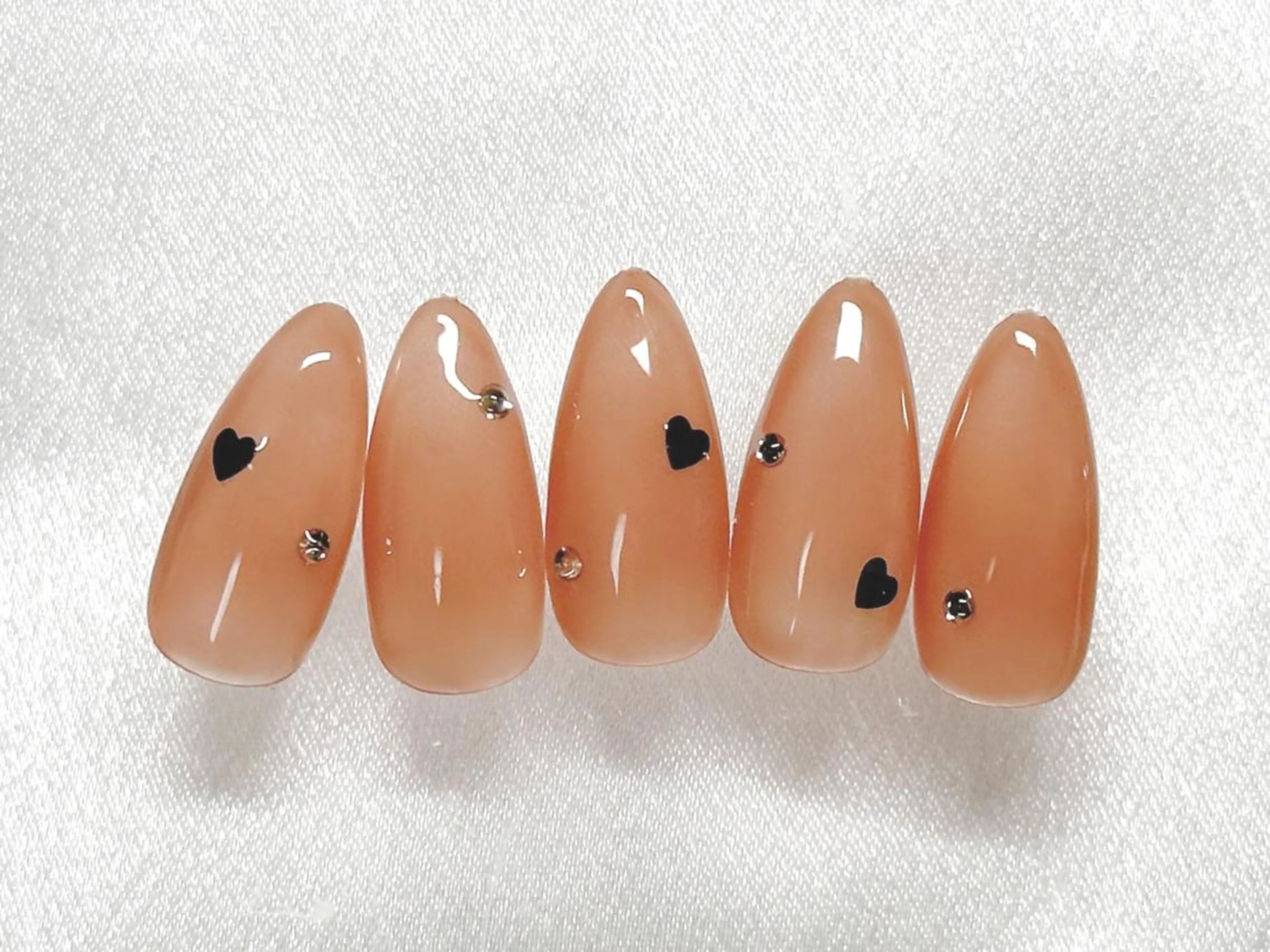 ネイル Nailsalon Graciasのネイルデザイン